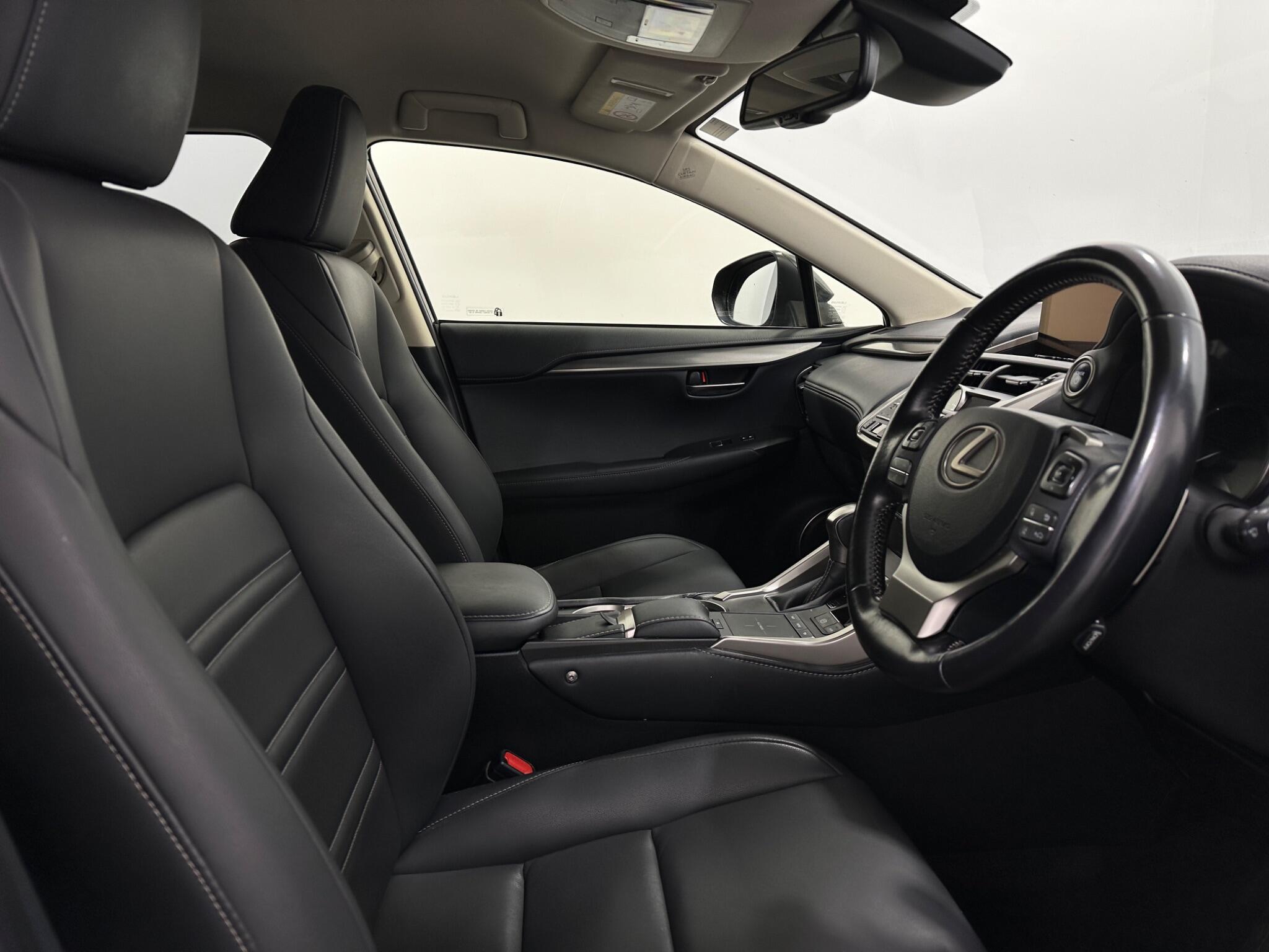 Lexus NX view 32