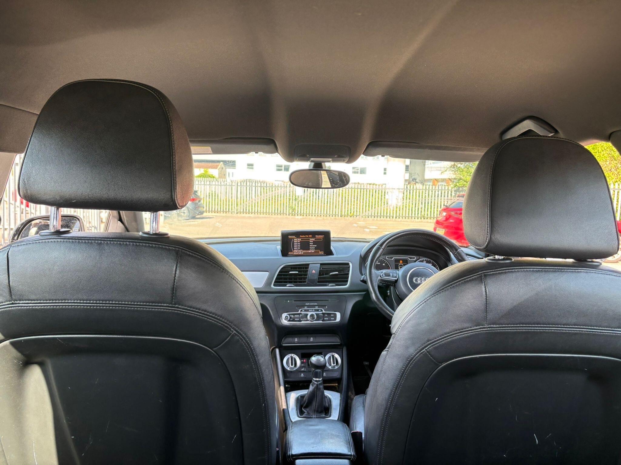 Audi Q3 view 22