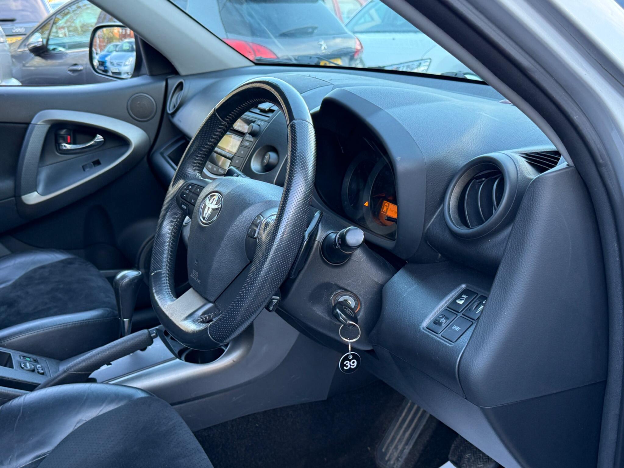 Toyota RAV4 - Image 40