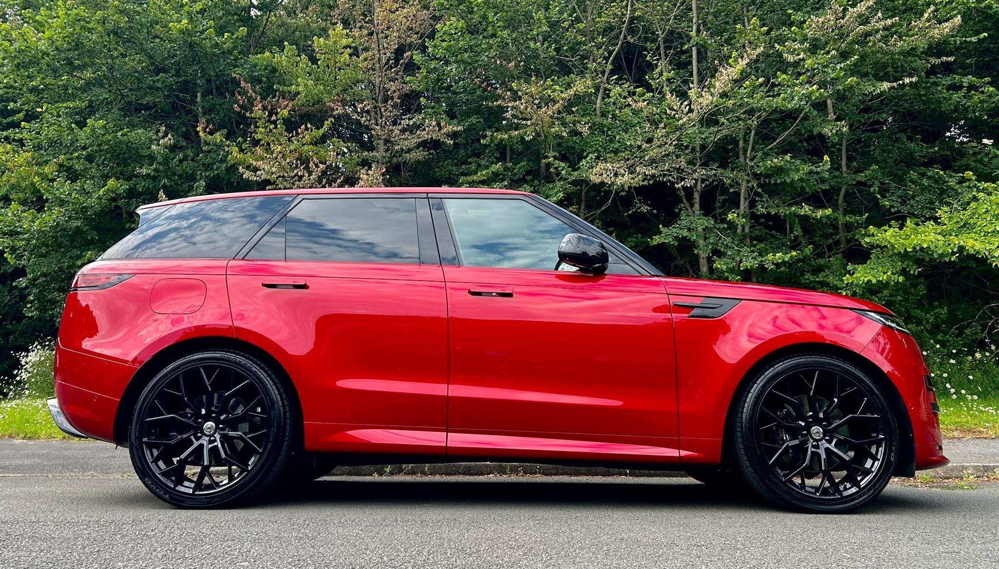Land Rover Range Rover Sport view 4