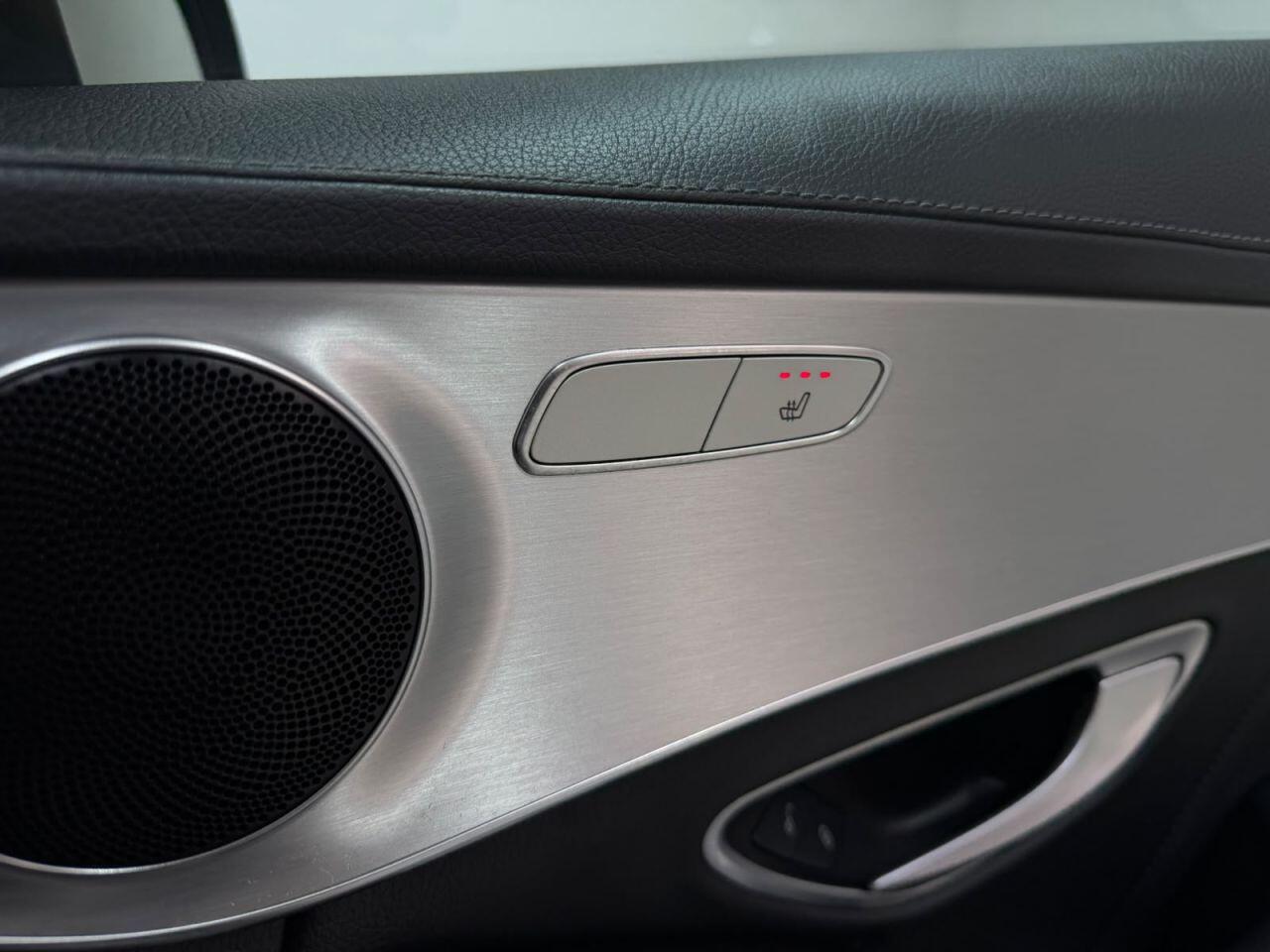 Mercedes-Benz C-Class view 17
