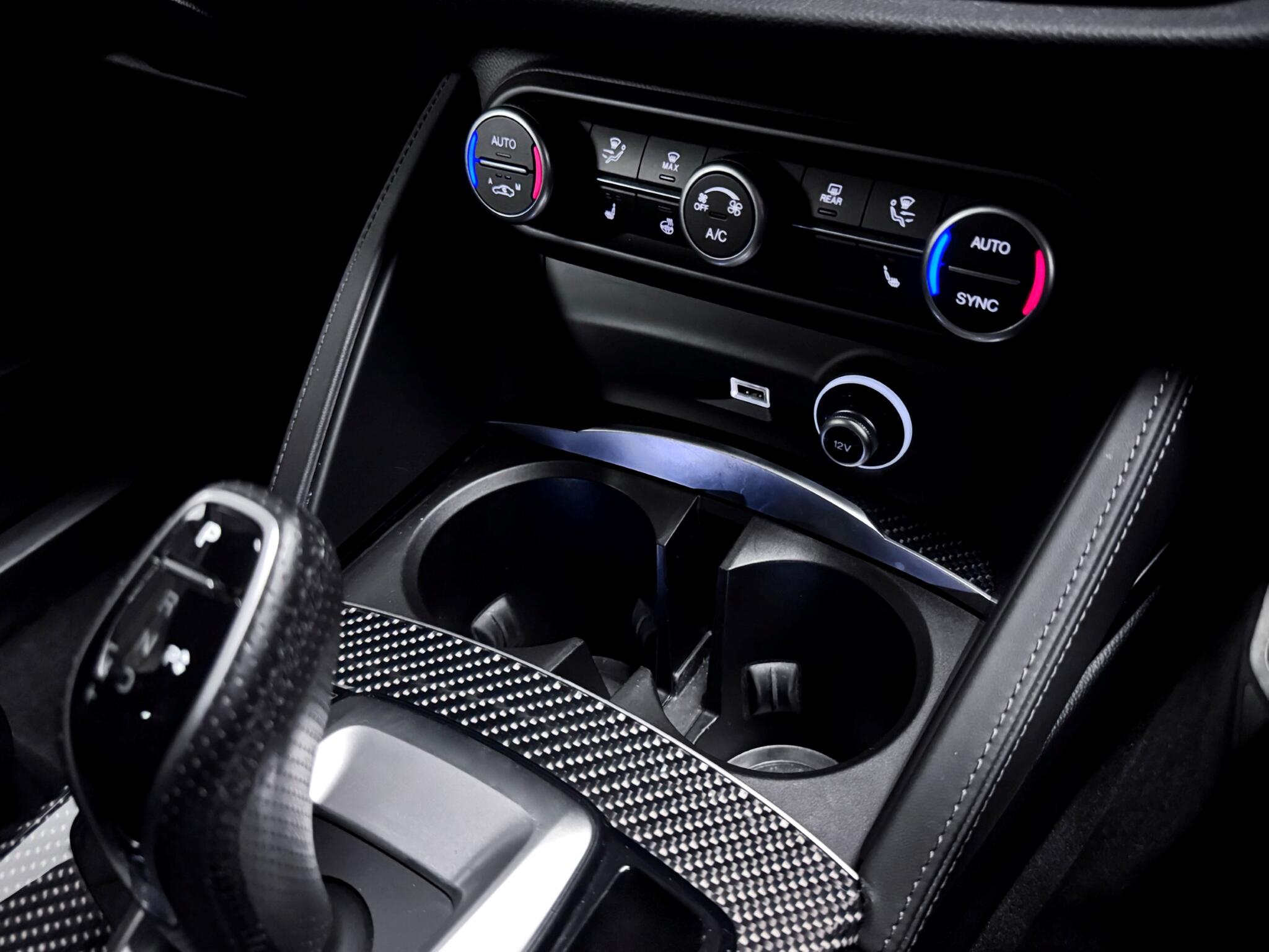 Alfa Romeo Stelvio view 34
