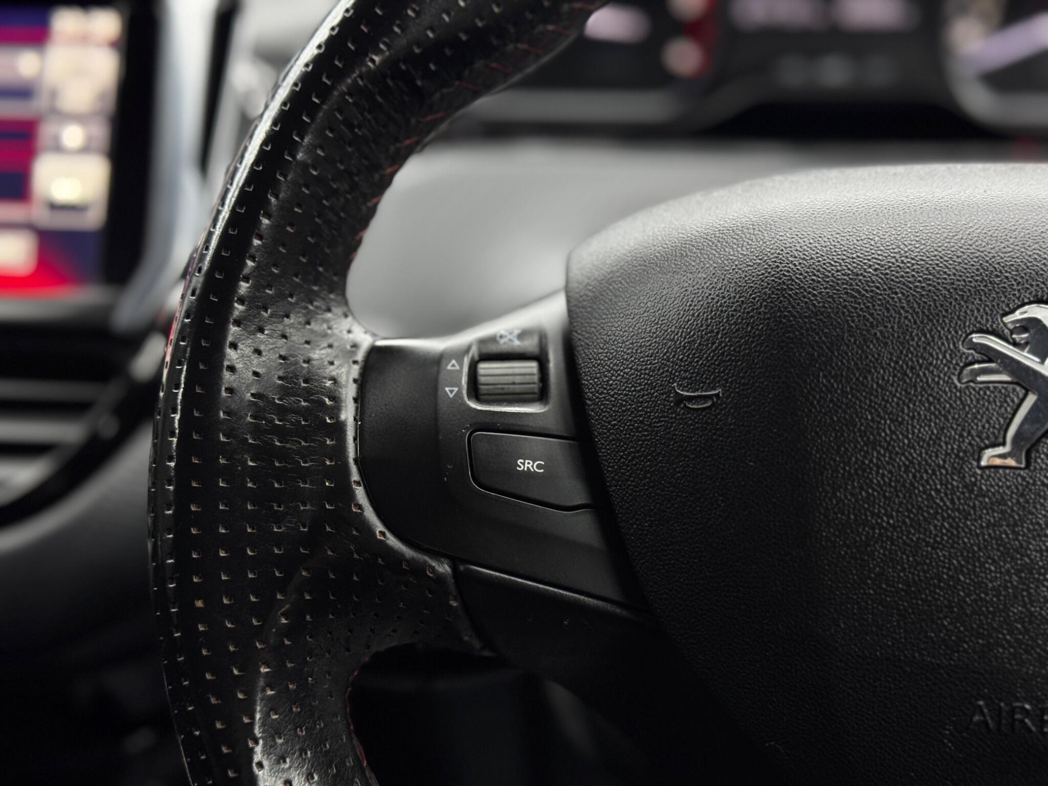 Peugeot 208 view 20