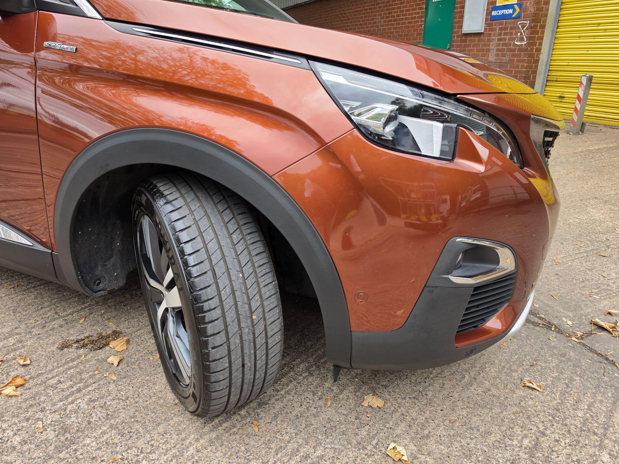 Peugeot 3008 view 13