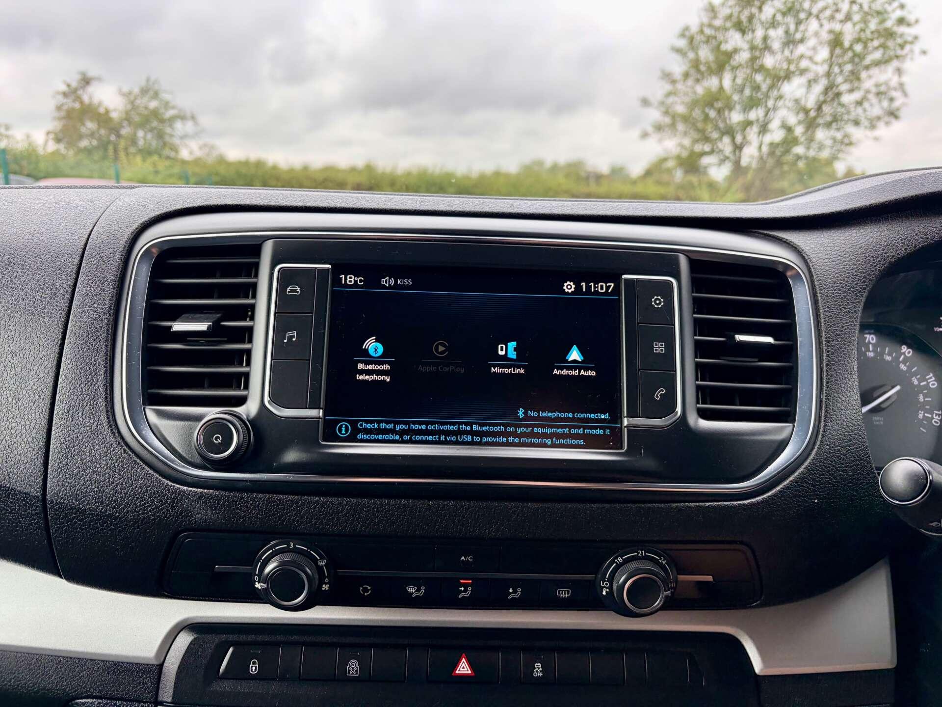 Peugeot Traveller view 41