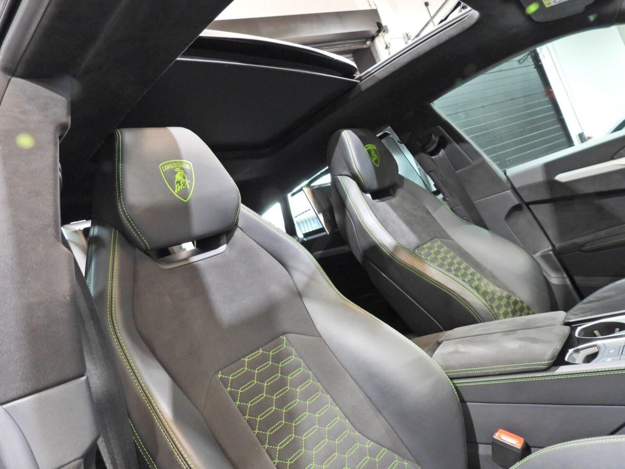 Lamborghini Urus view 55