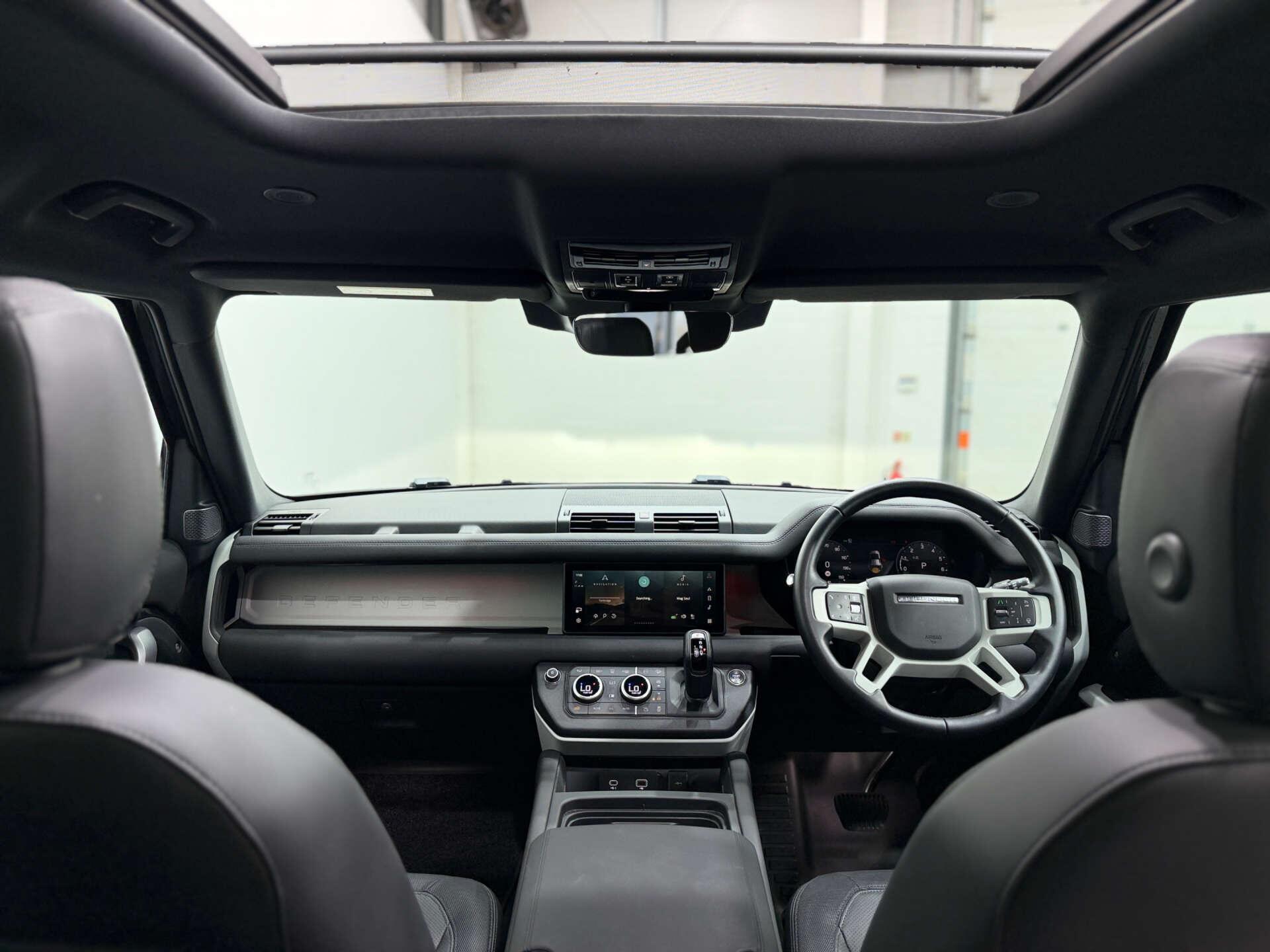 Land Rover Defender view 16