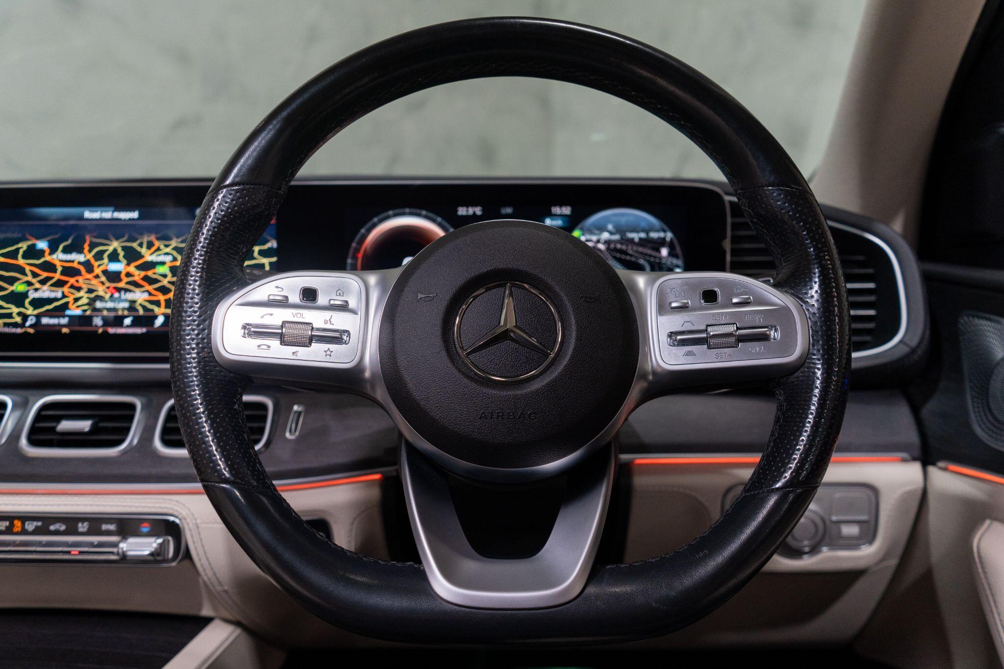 Mercedes-Benz GLS view 44