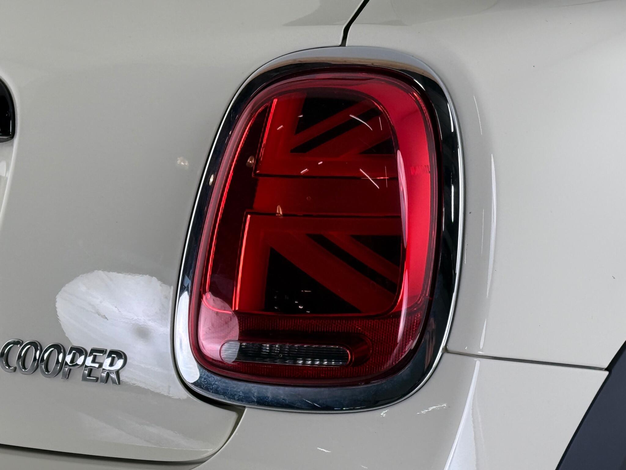 Mini Hatch view 10