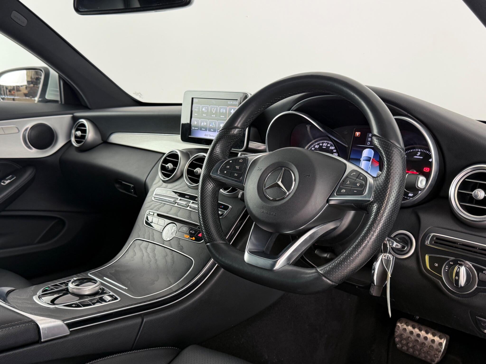 Mercedes-Benz C-Class view 3
