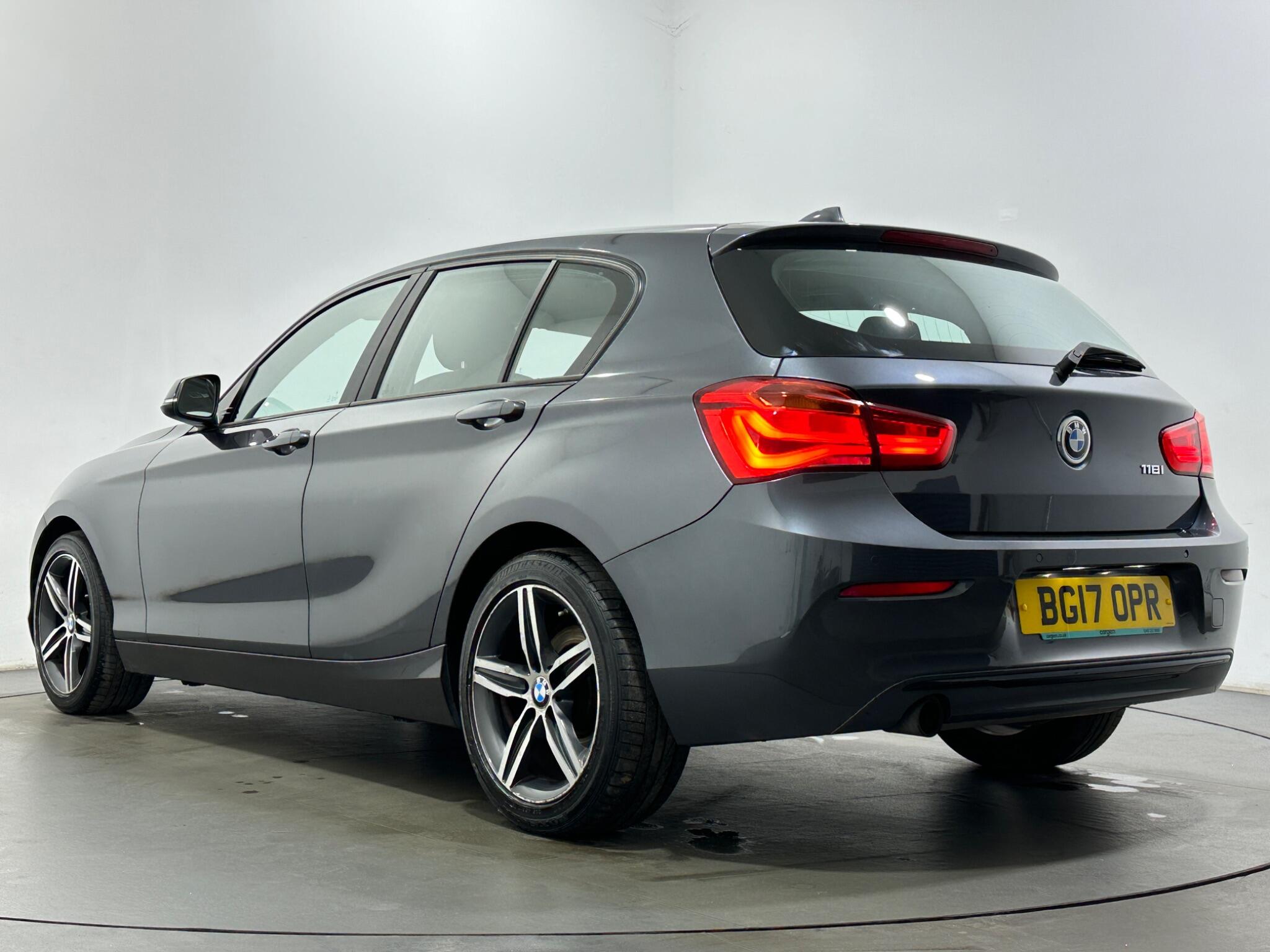 BMW 1 Series view 48
