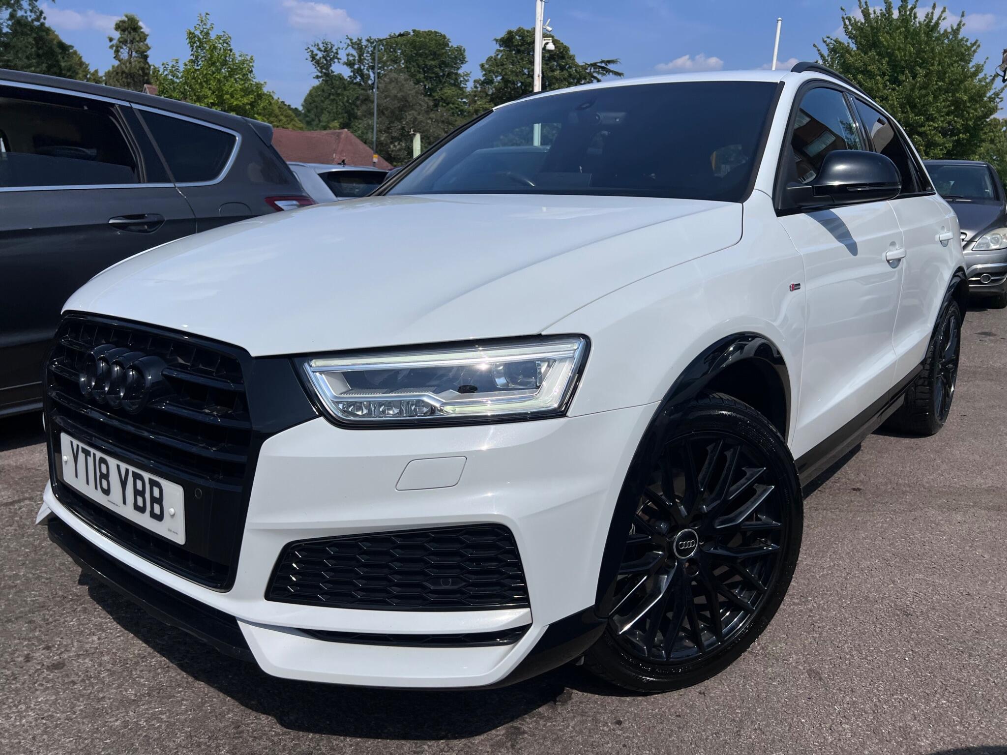 Audi Q3 view 8