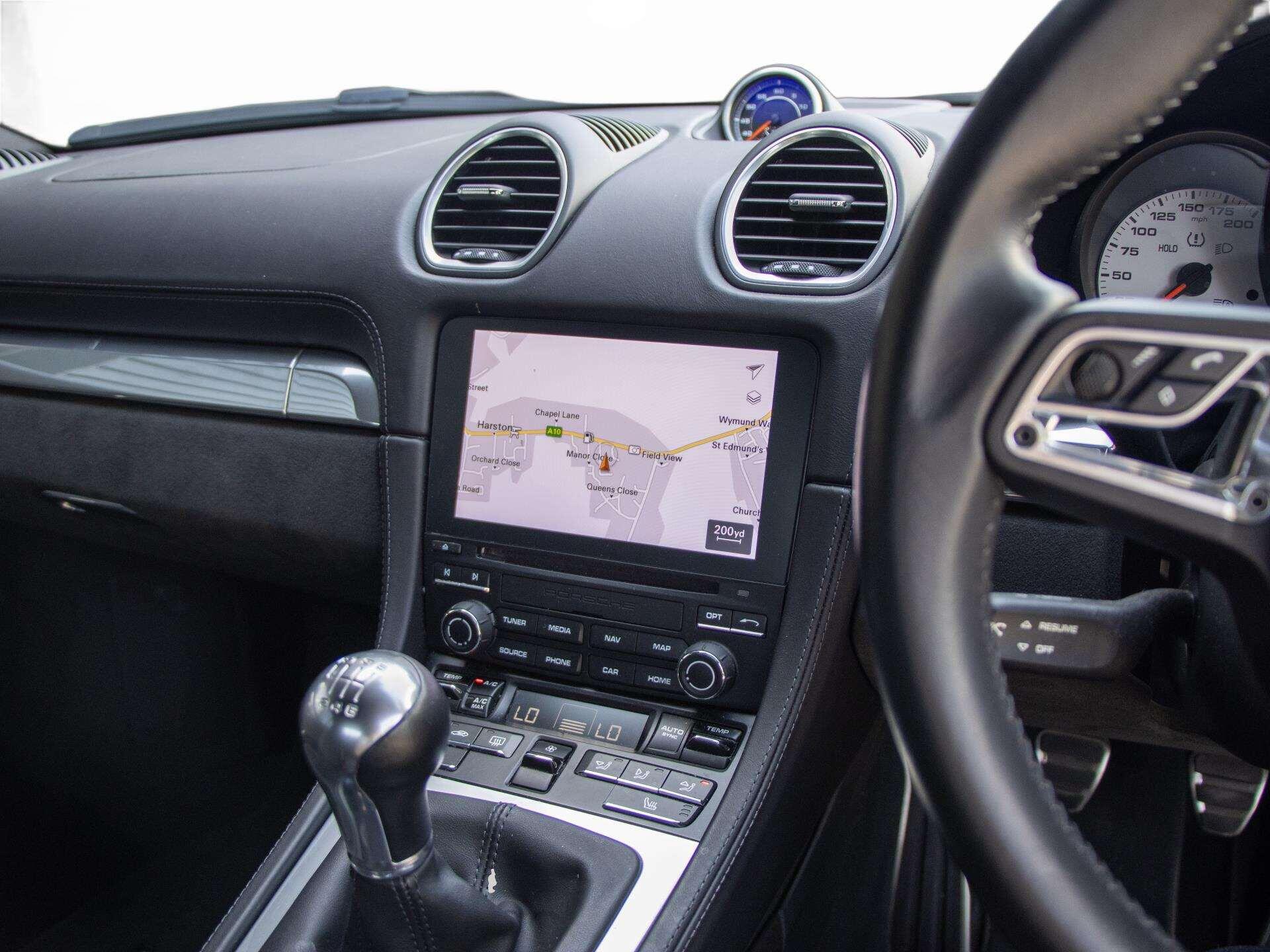 Porsche Cayman view 17