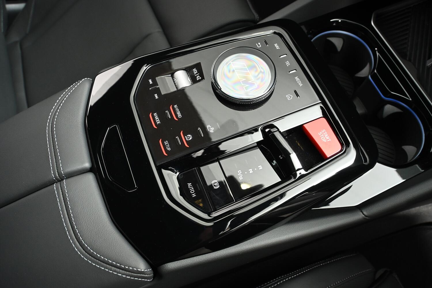 BMW M5 view 10