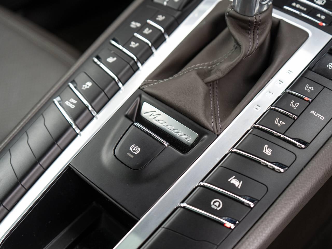 Porsche Macan view 41