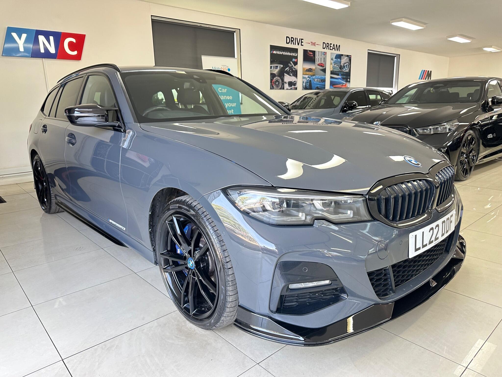 BMW 3 Series view 18