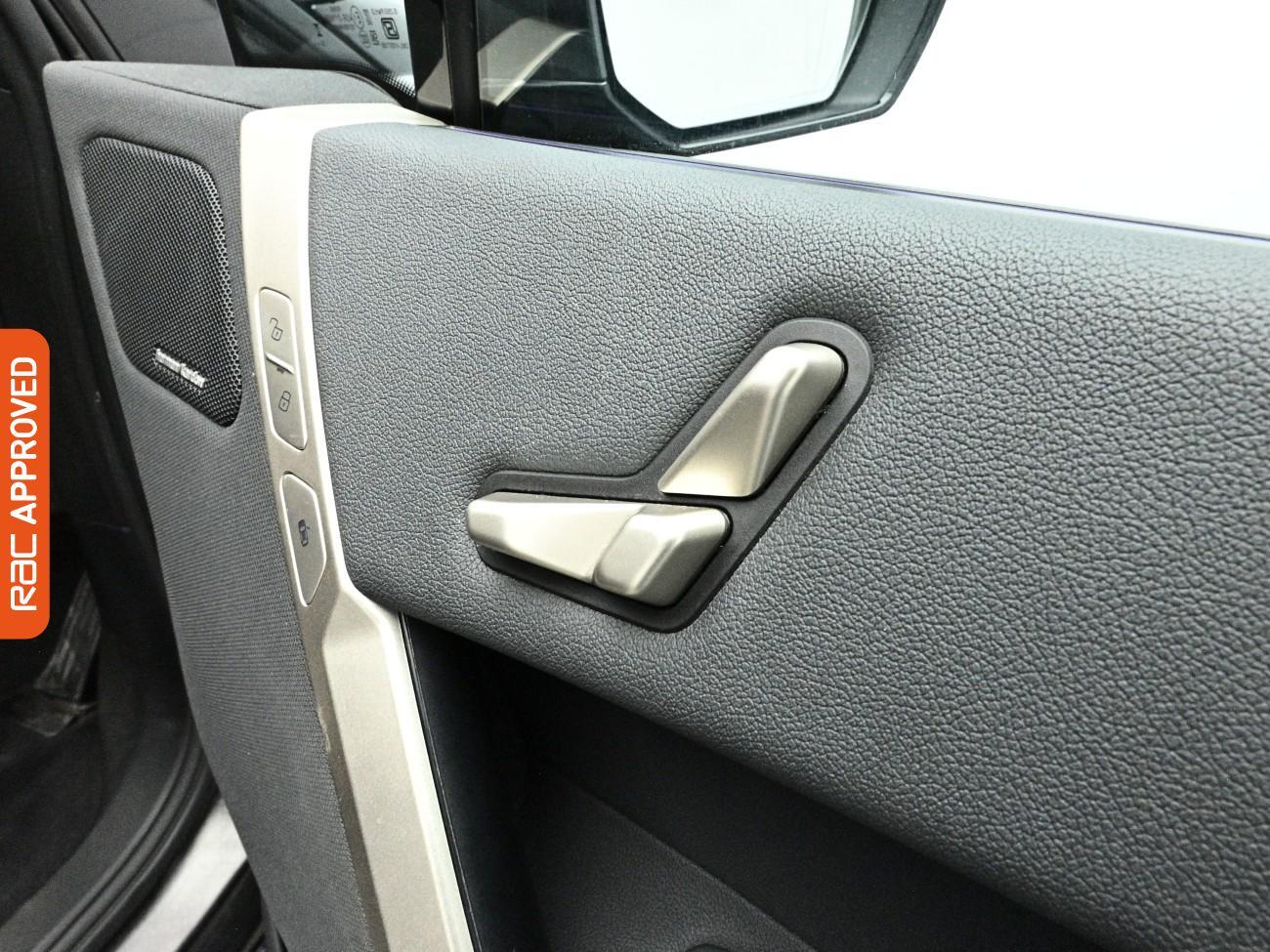 BMW iX view 18