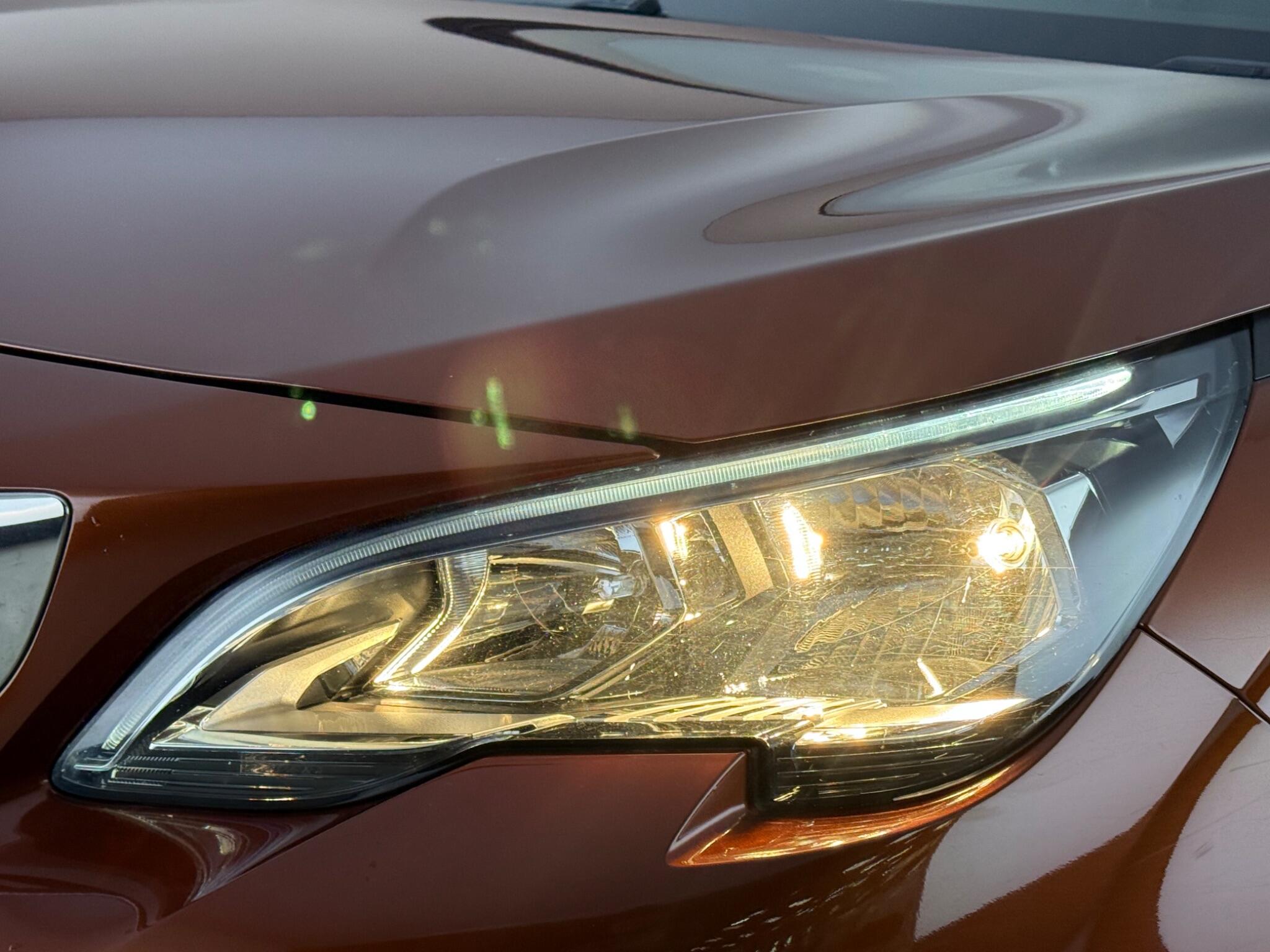 Peugeot 3008 view 12
