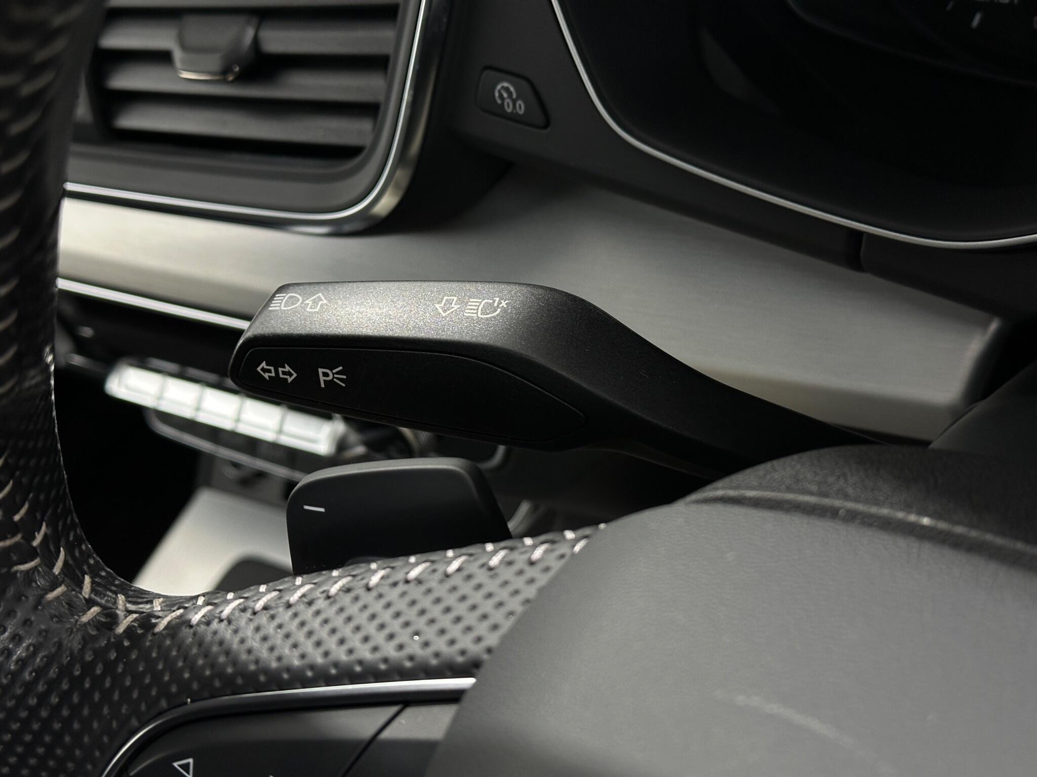 Audi Q5 view 14