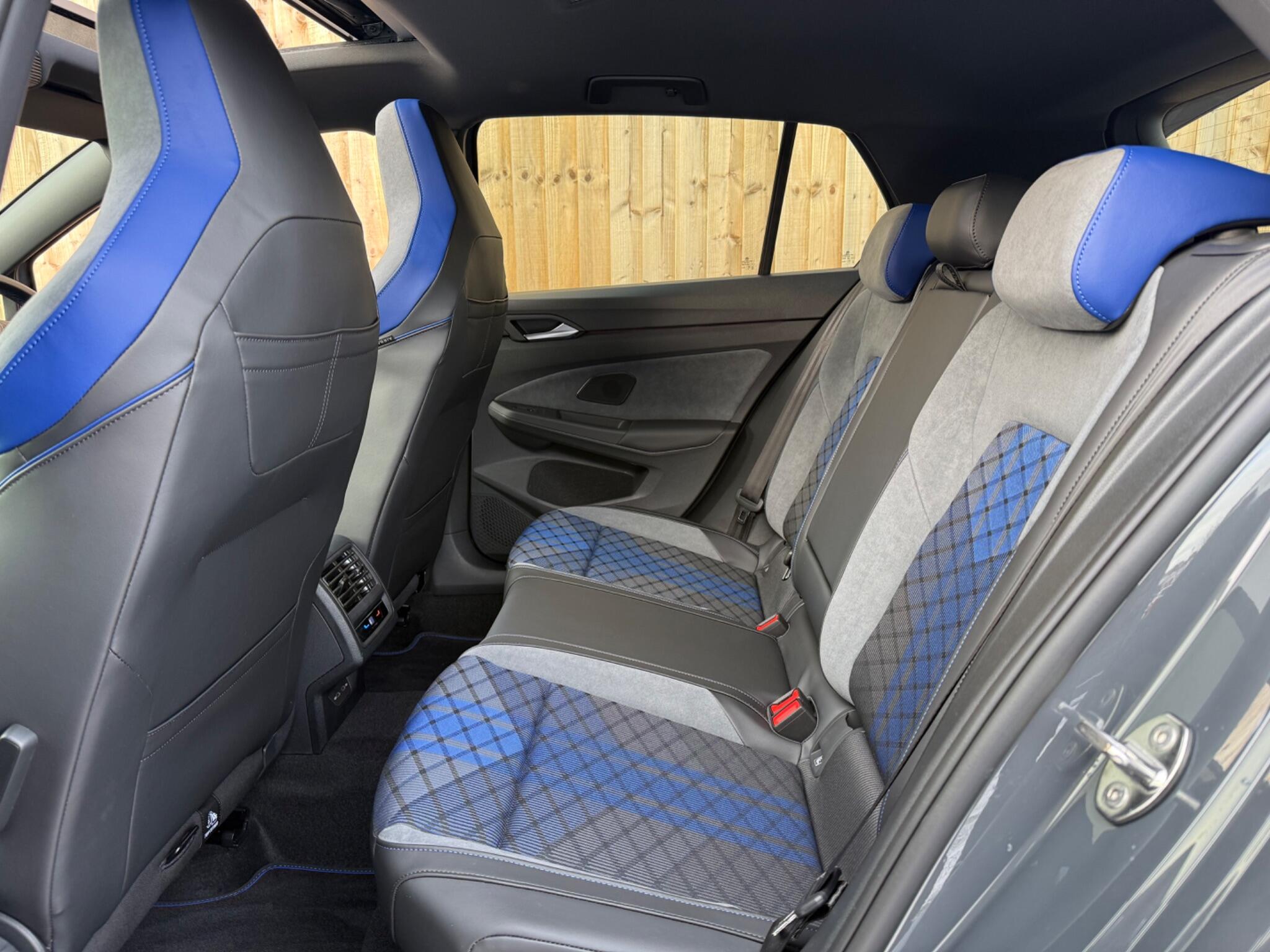 Volkswagen Golf view 12