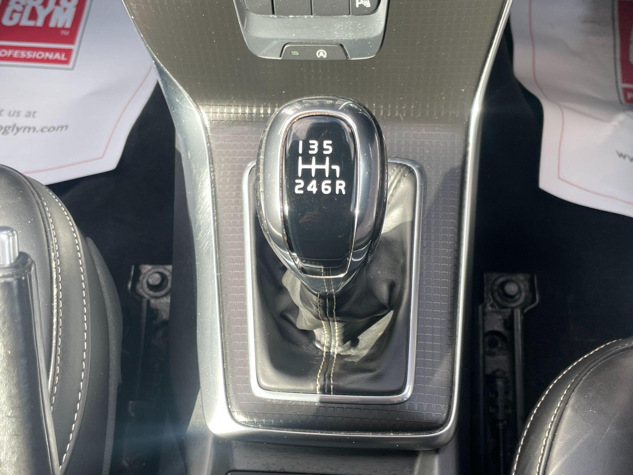 Volvo V40 view 31