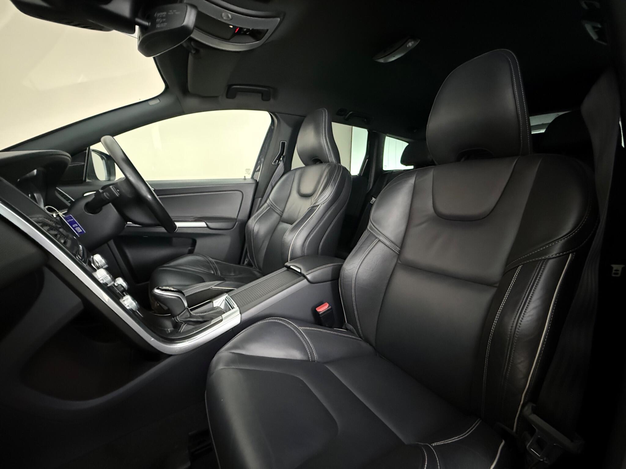 Volvo XC60 view 29