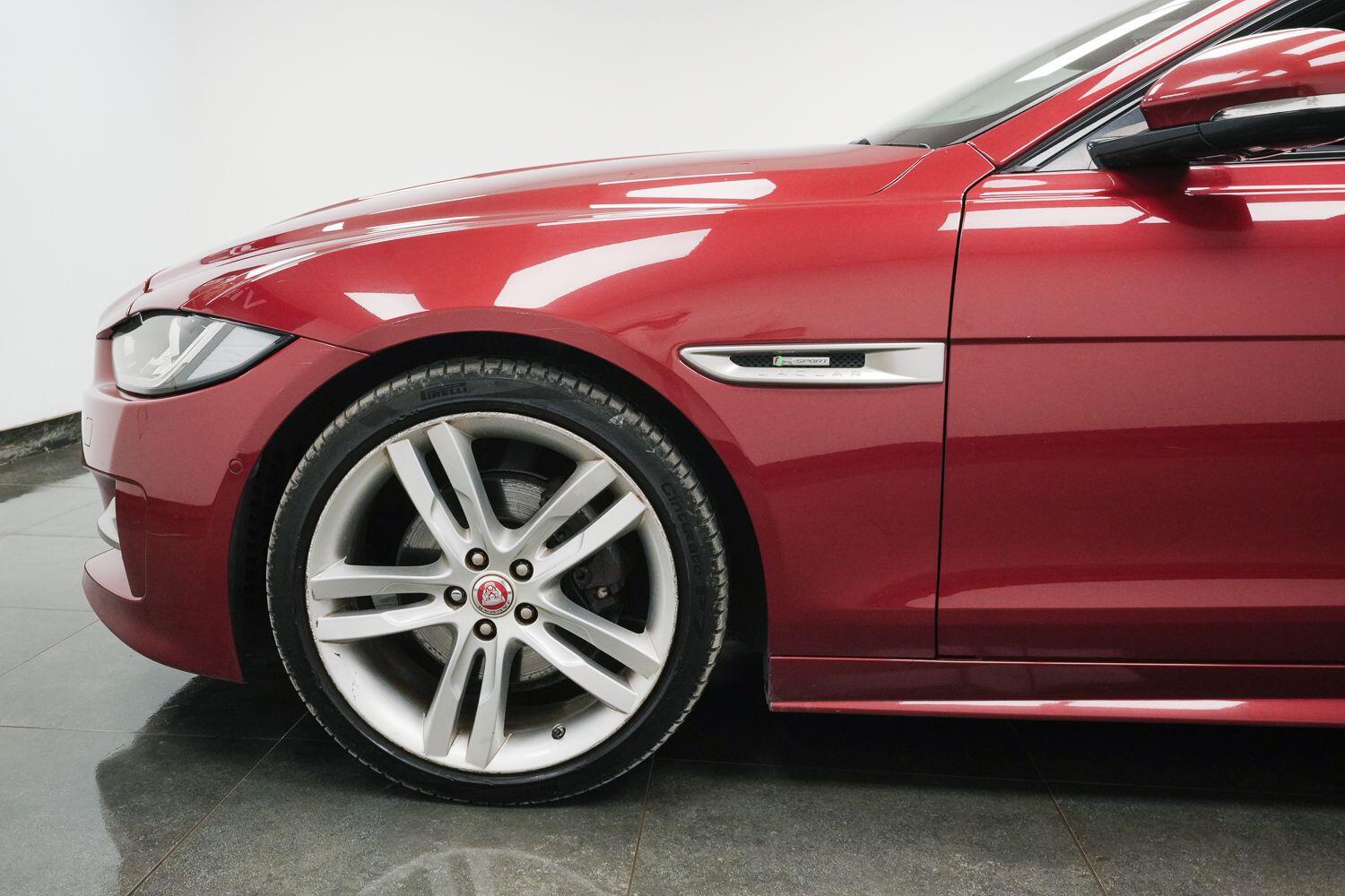 Jaguar Xe view 6