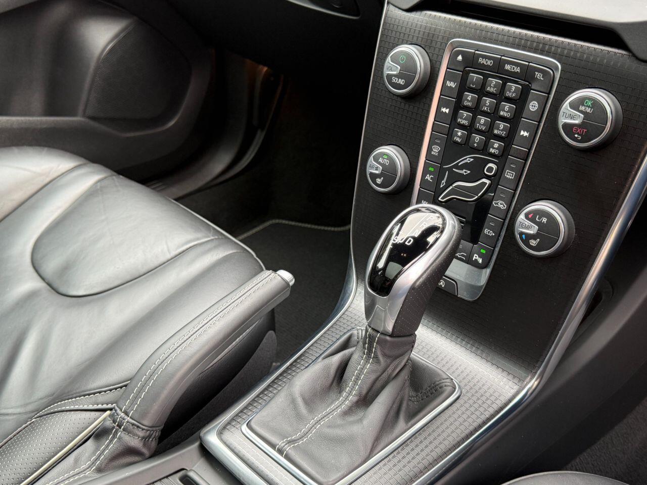 Volvo V40 view 15