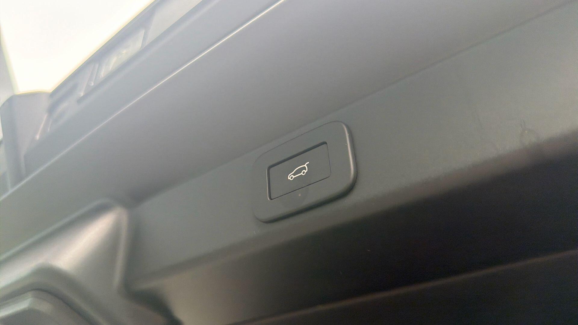Land Rover Range Rover Sport view 19
