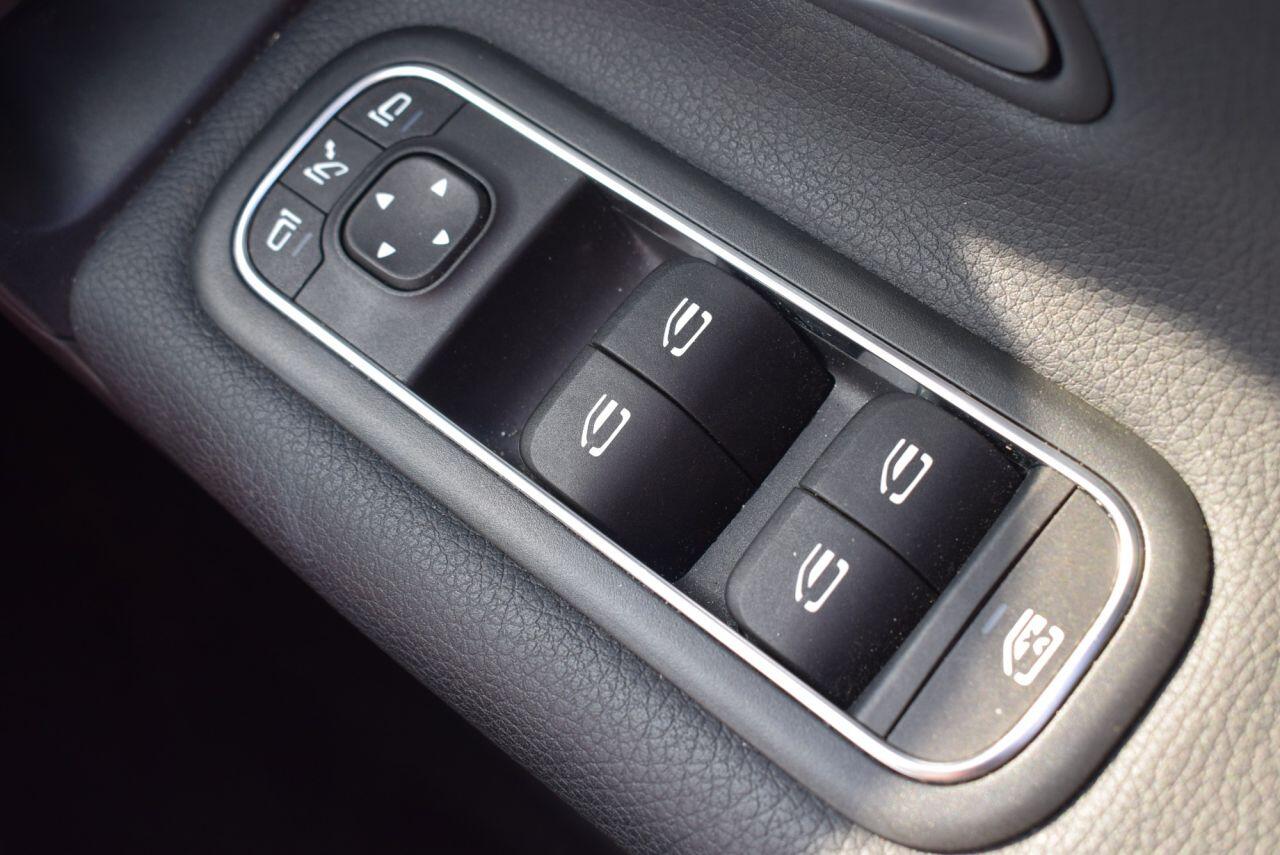Mercedes-Benz Cla view 29