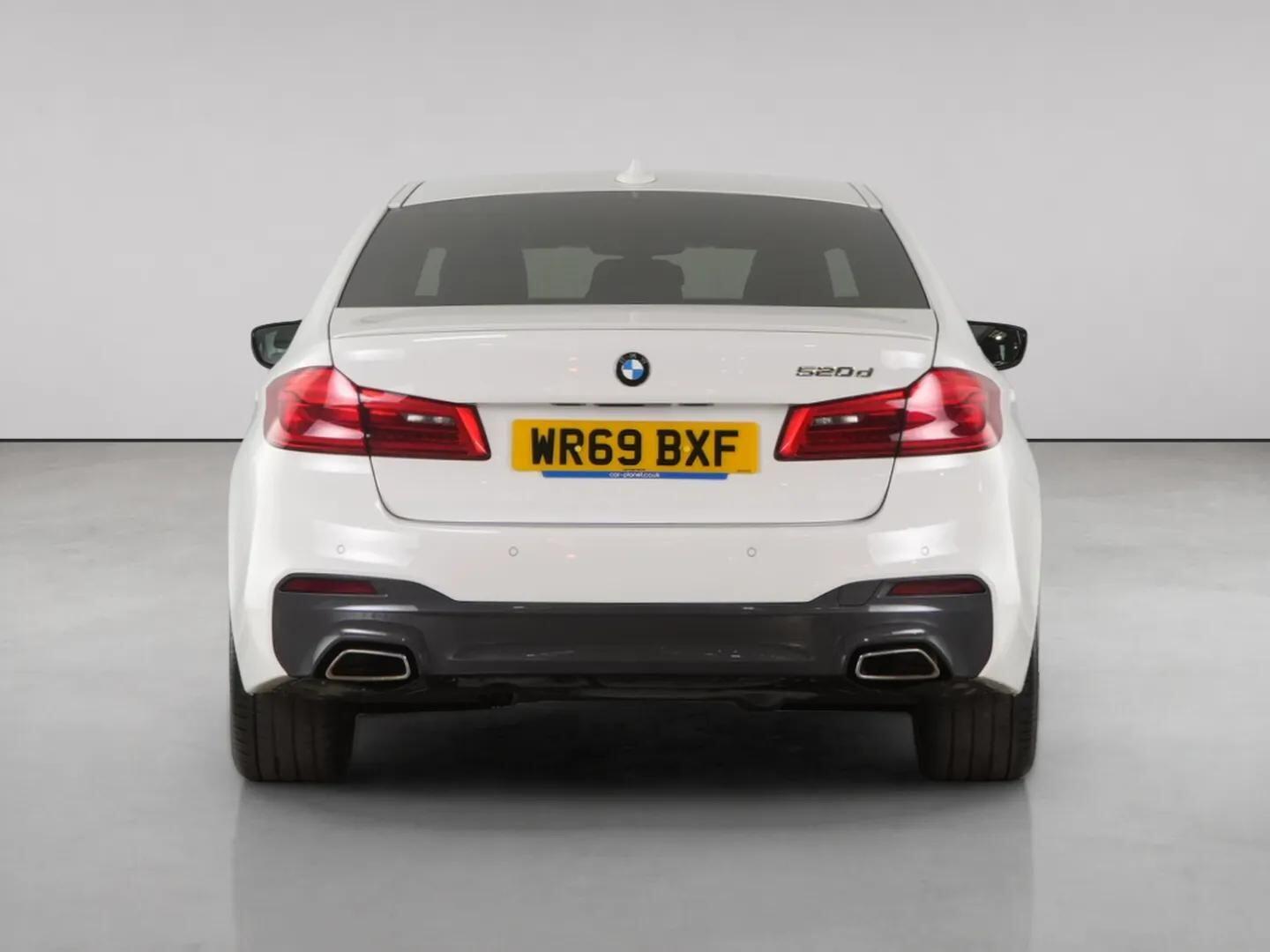 BMW 5 Series view 7