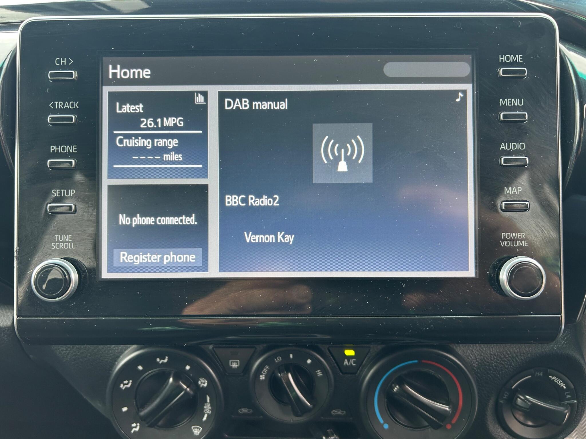 Toyota Hilux view 25