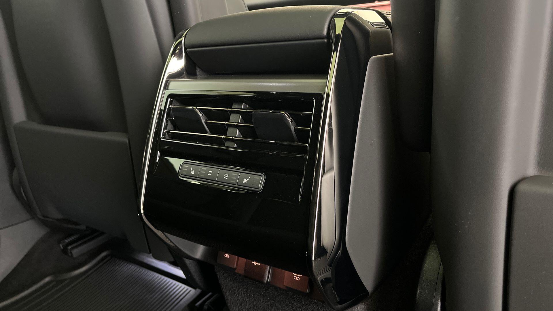 Land Rover Range Rover Sport view 18