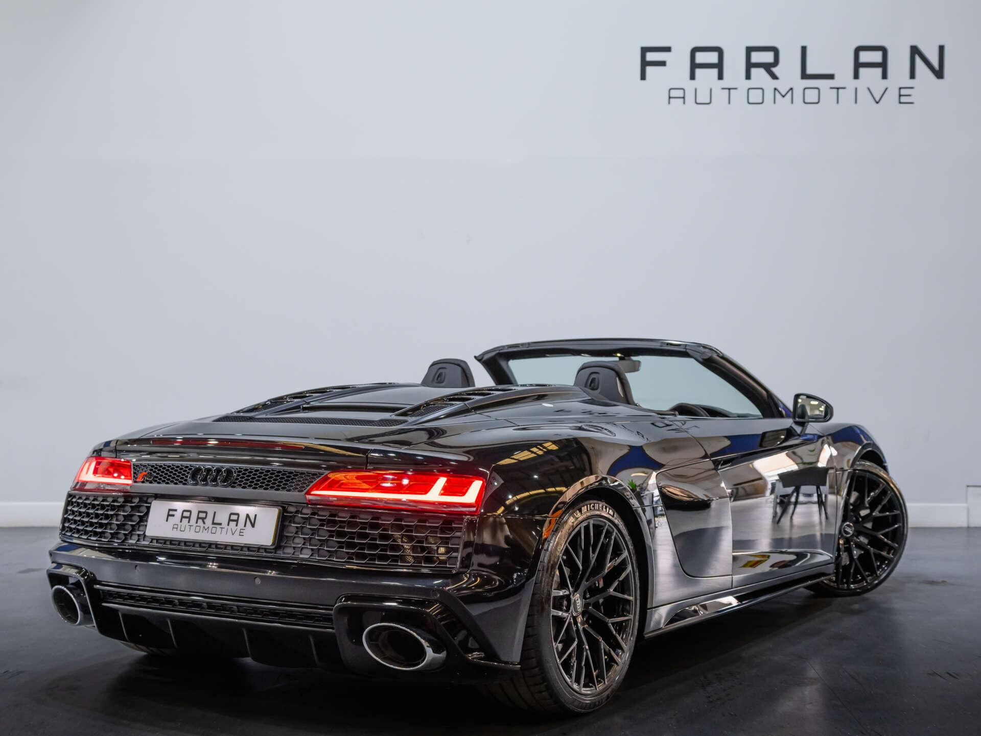 Audi R8 view 6