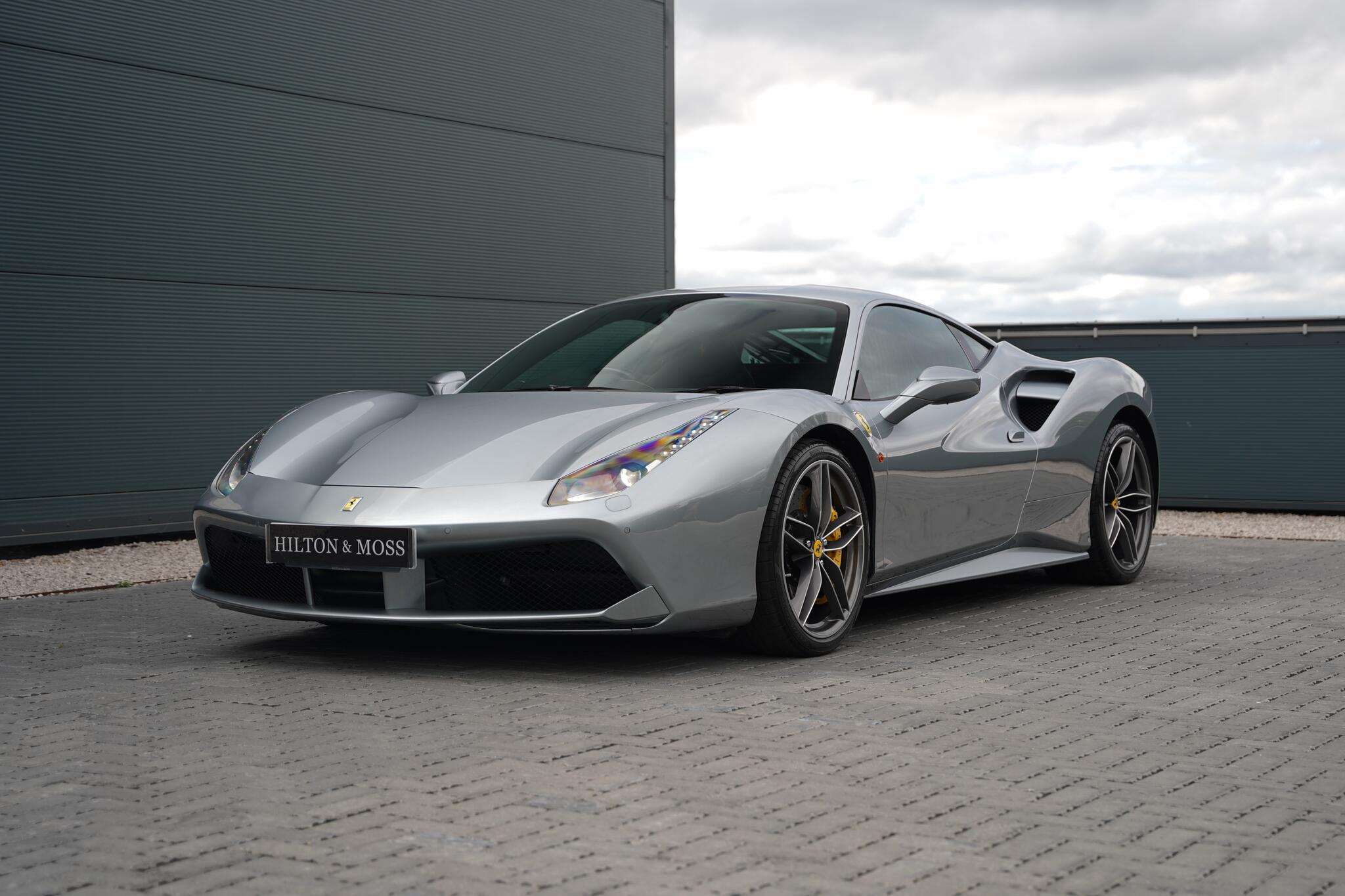 Ferrari 488 view 11