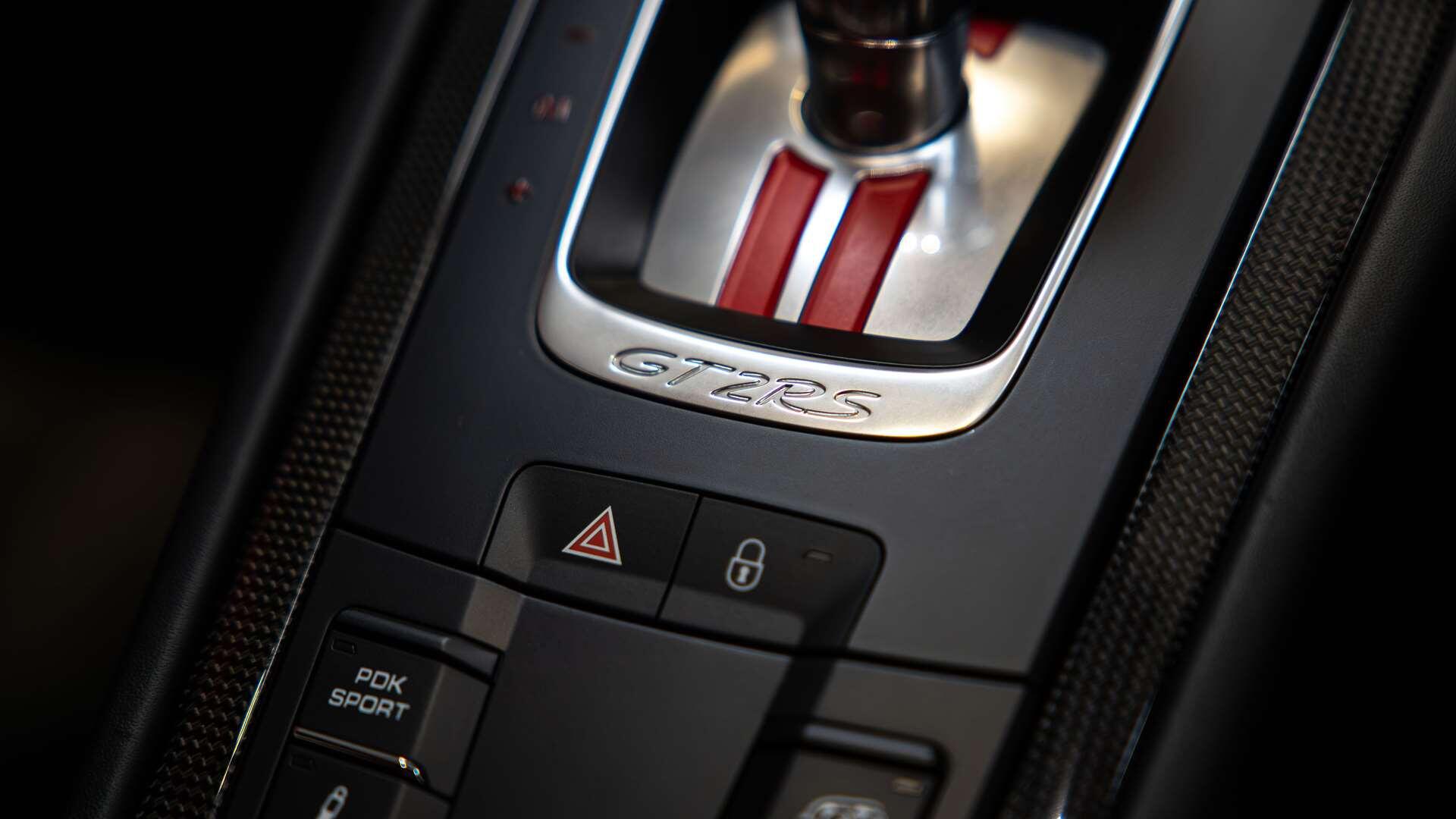Porsche 911 view 17