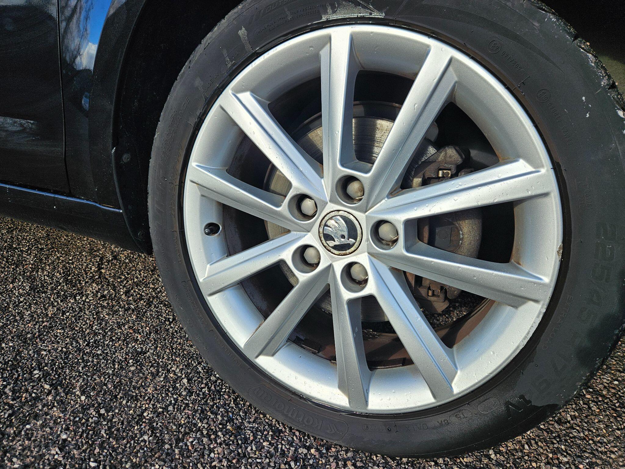 2015 Skoda Octavia image 53