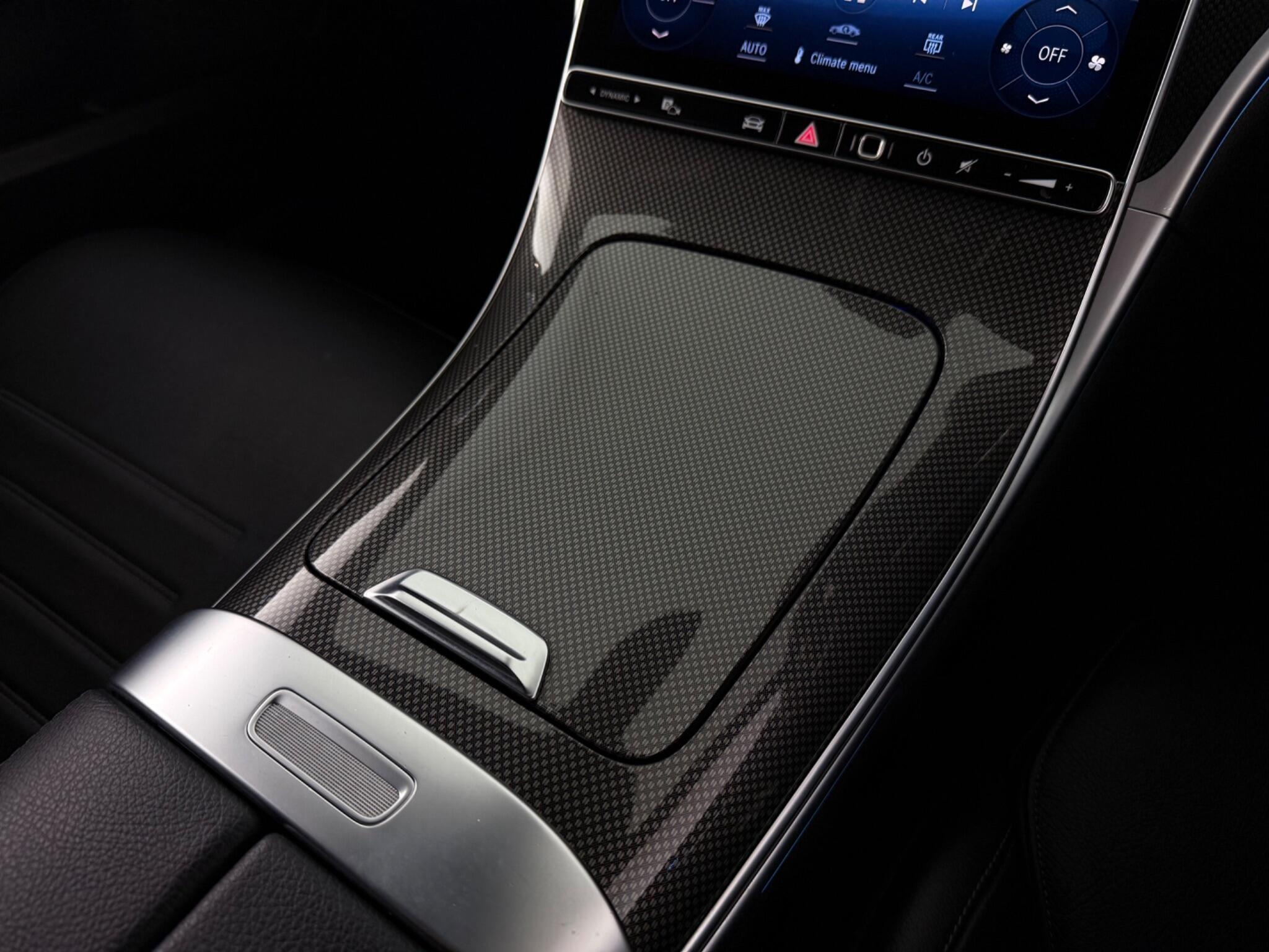 Mercedes-Benz C-Class view 23