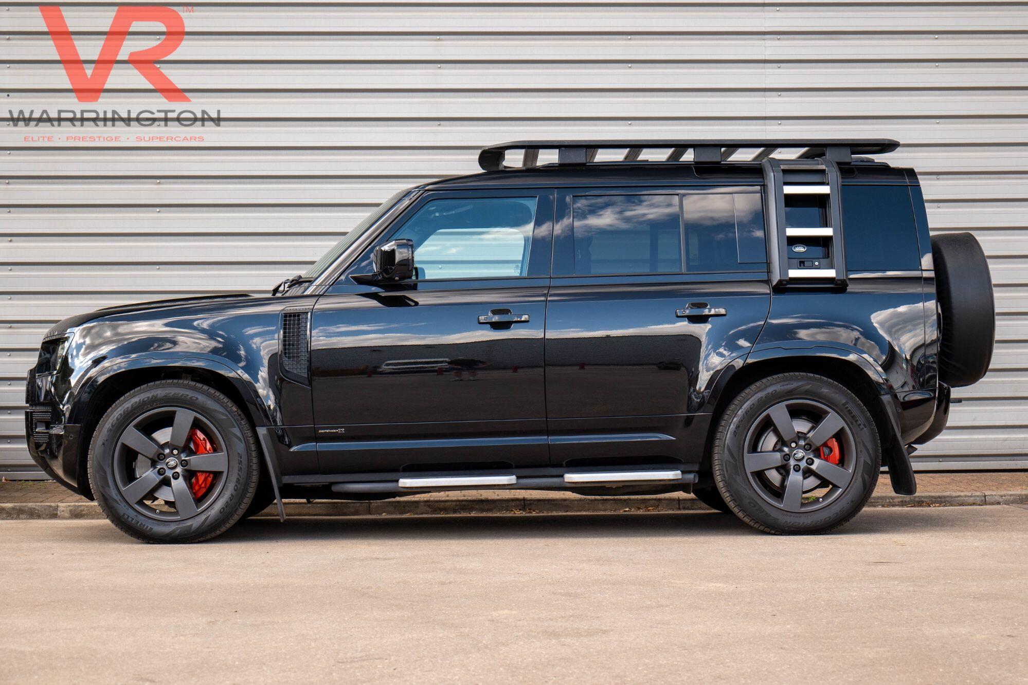 Land Rover Defender 110 view 7
