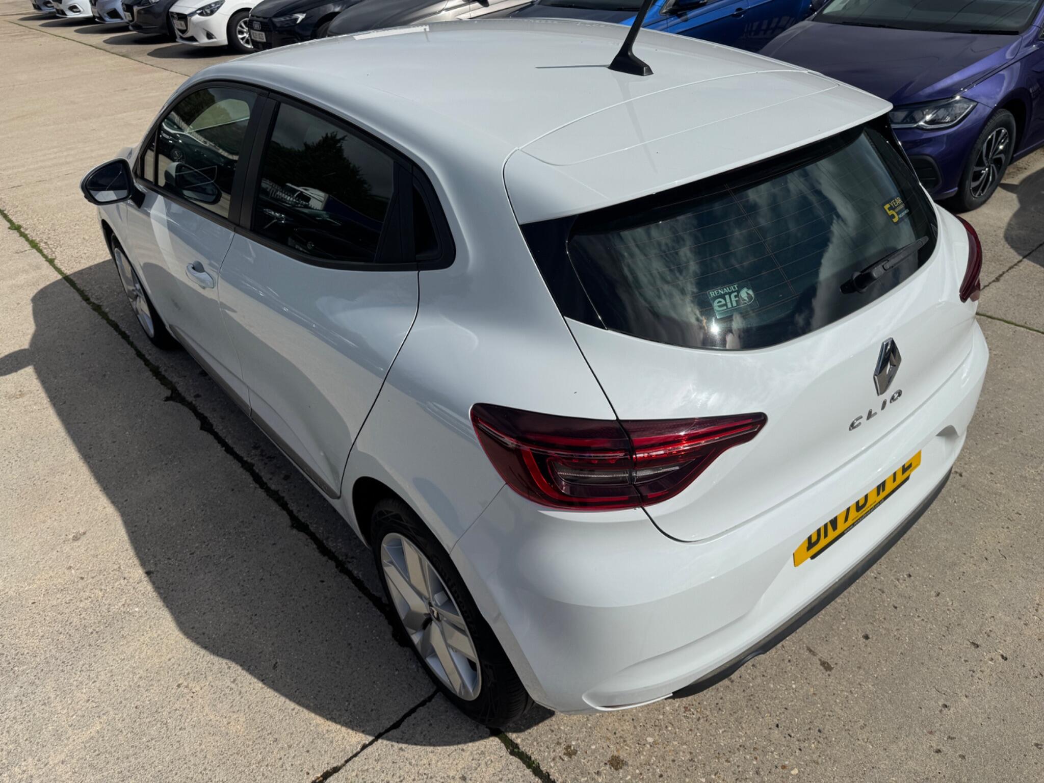 Renault Clio view 9