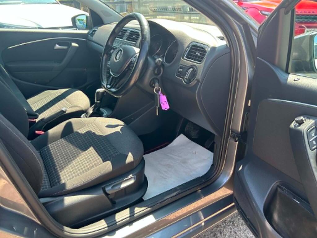 Volkswagen Polo view 7