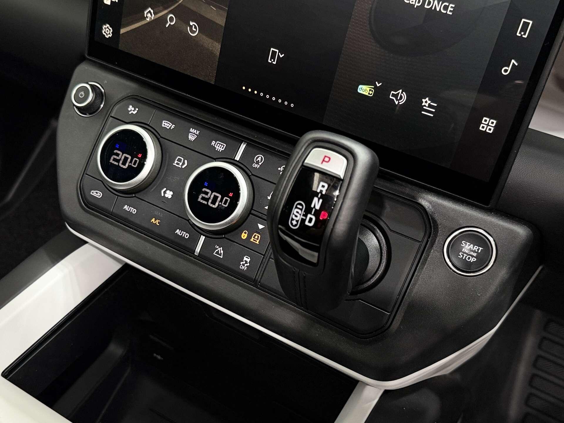 Land Rover Defender view 57