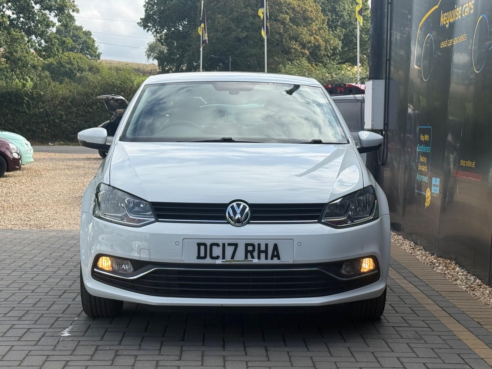 Volkswagen Polo view 10