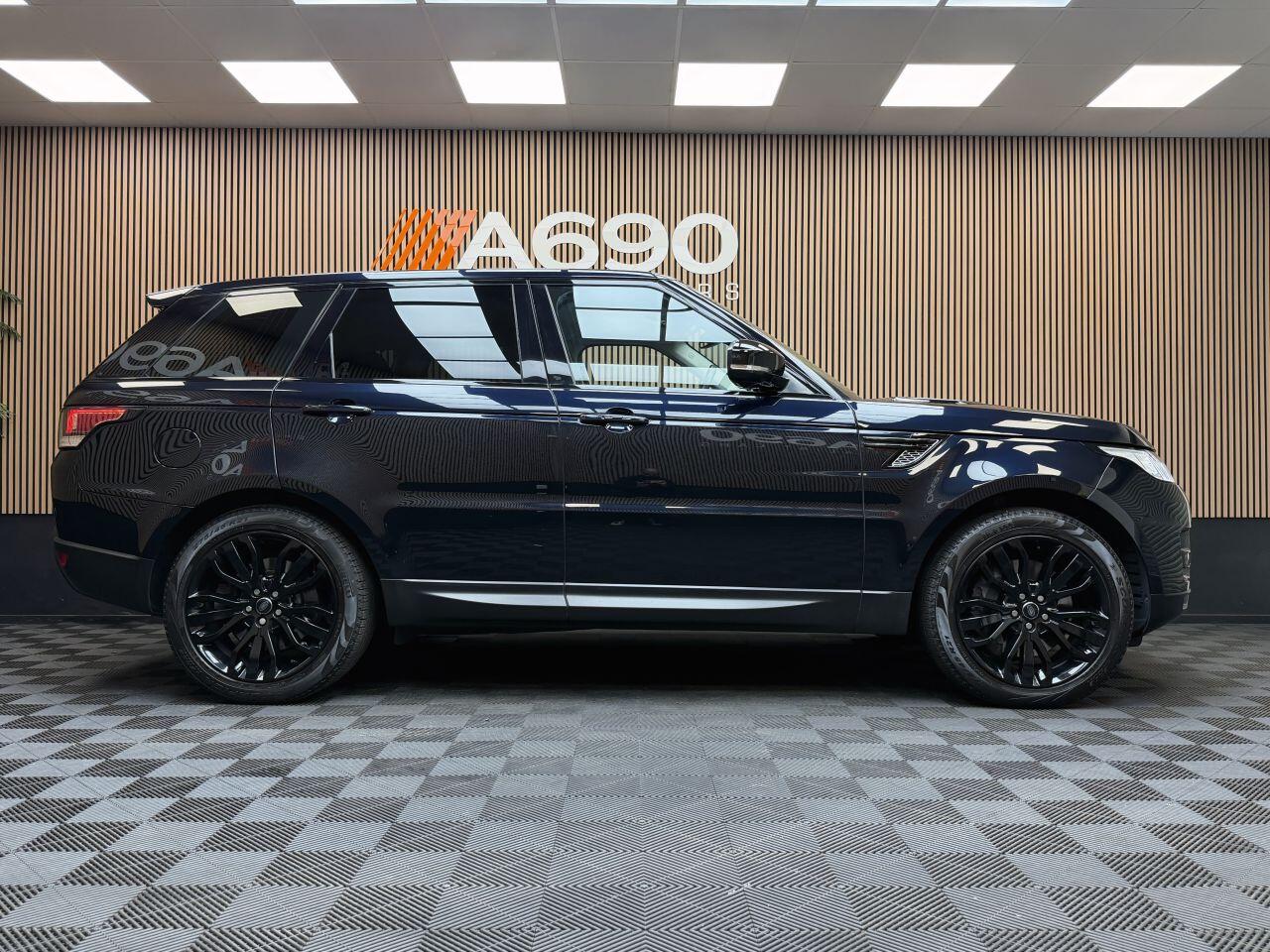 Land Rover Range Rover Sport view 8