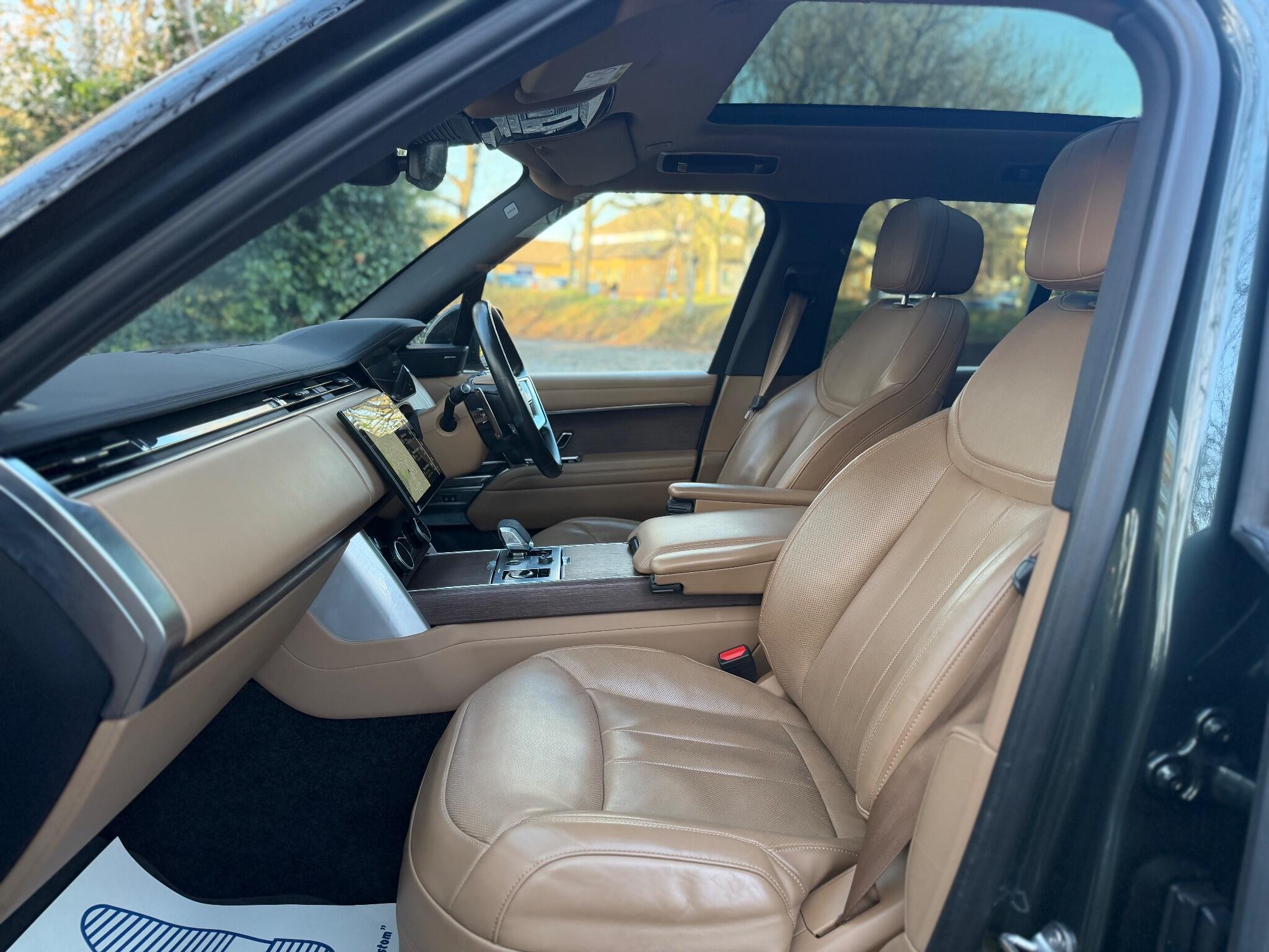 Land Rover Range Rover view 11