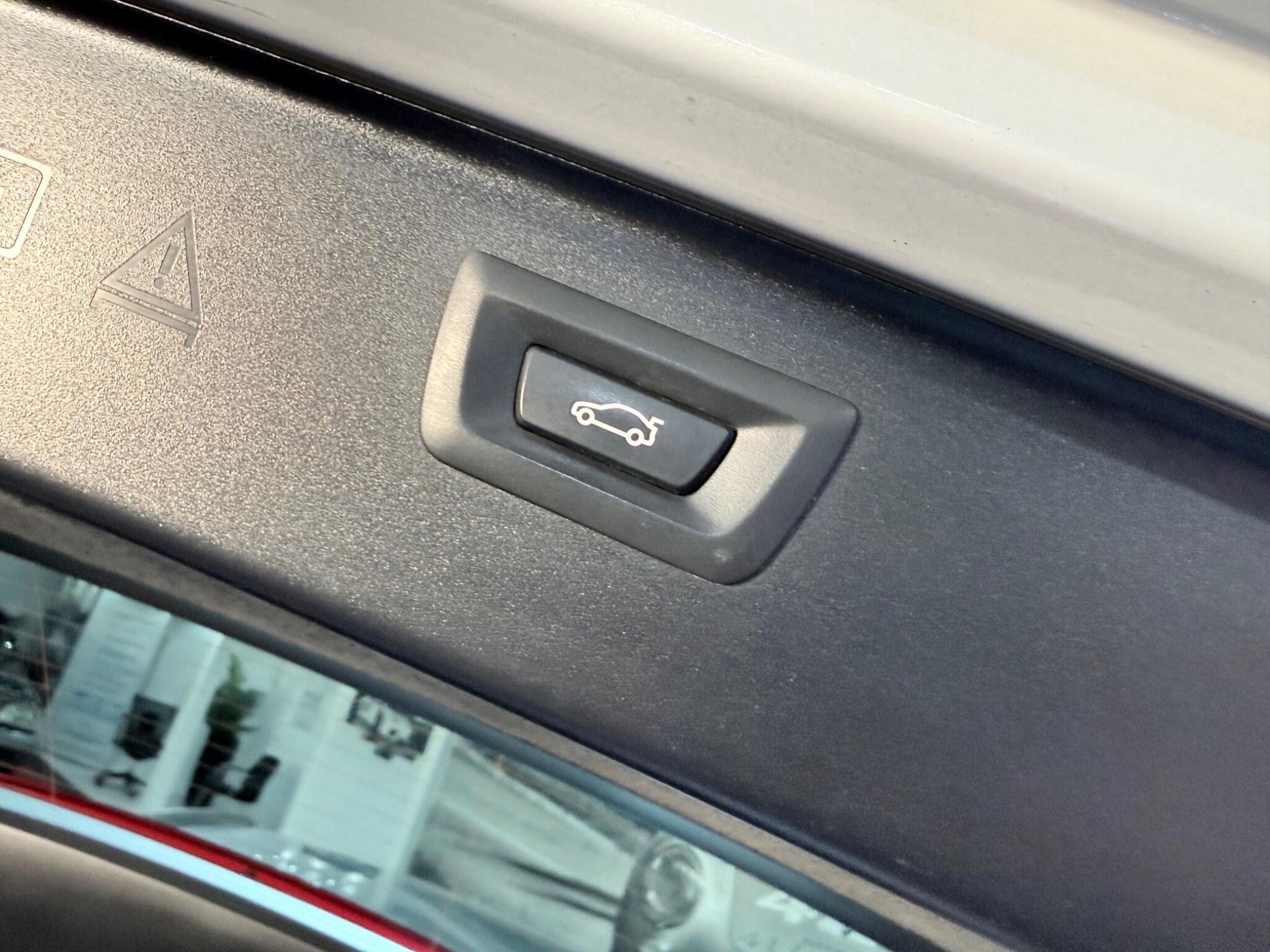 BMW 5 Series view 27