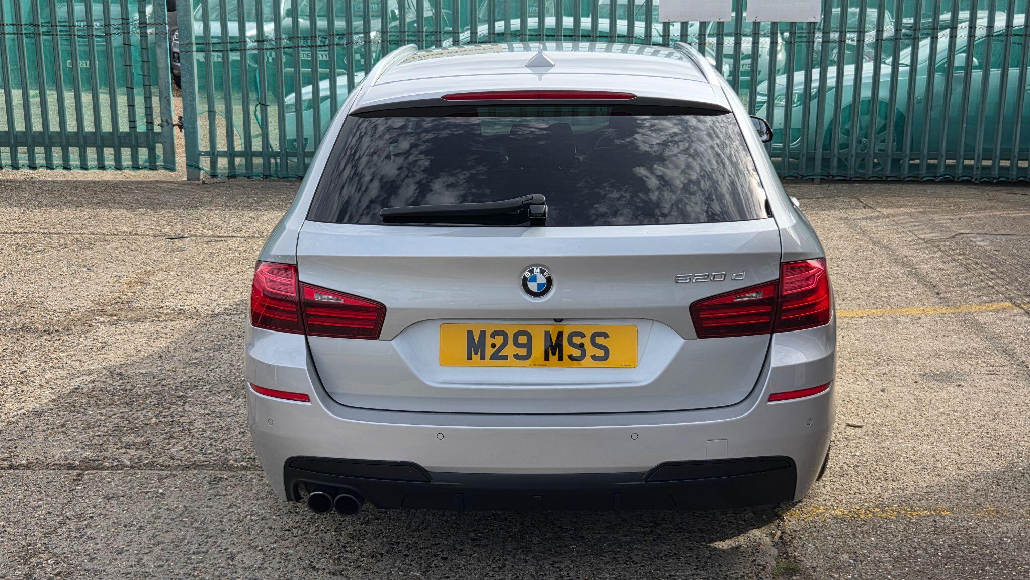 BMW 5 Series view 6