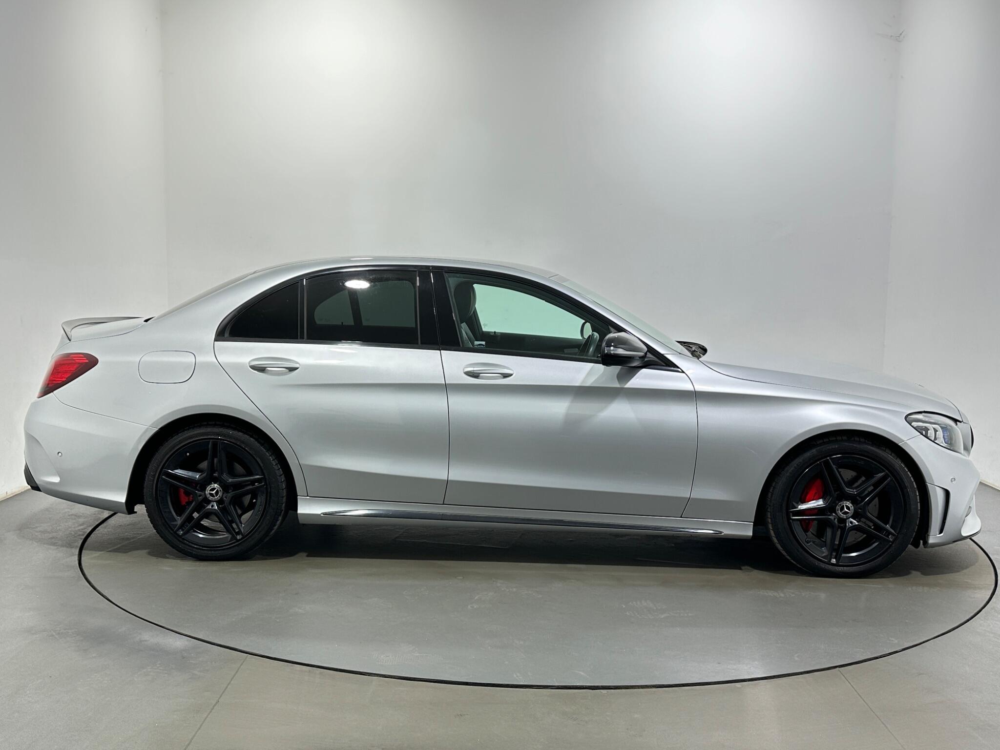 Mercedes-Benz C-Class view 9