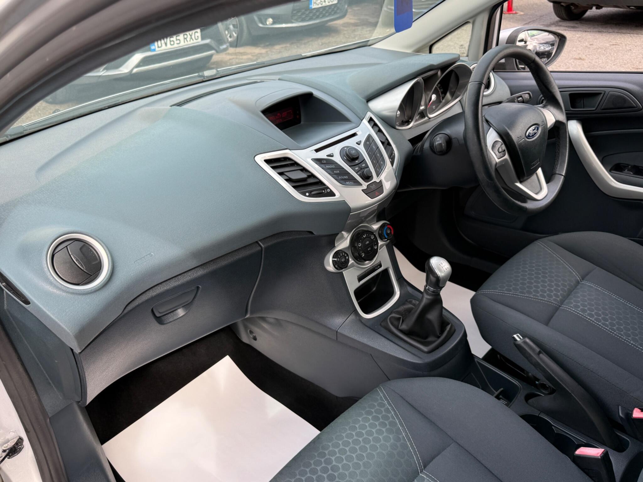 Ford Fiesta - Image 43