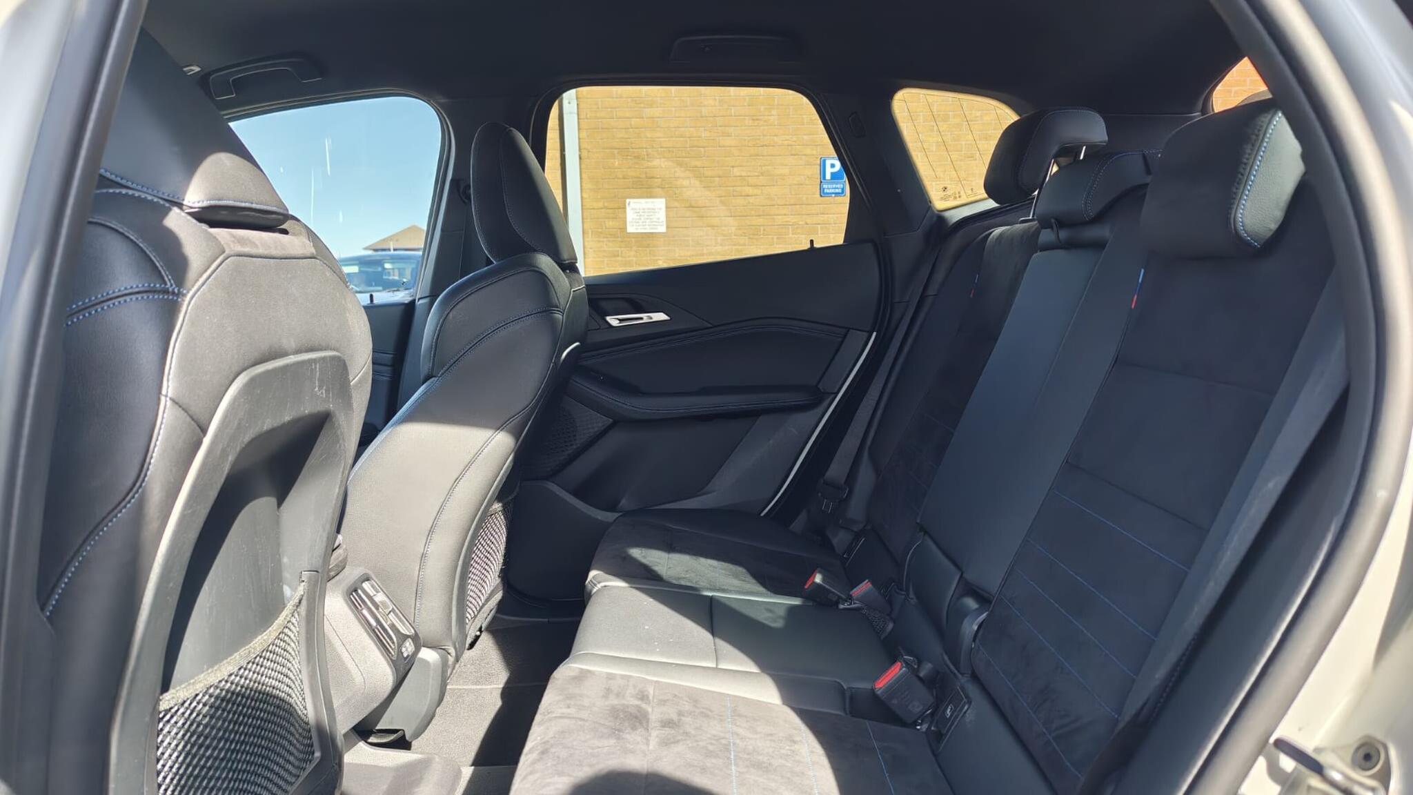 BMW 2 Series Active Tourer view 30